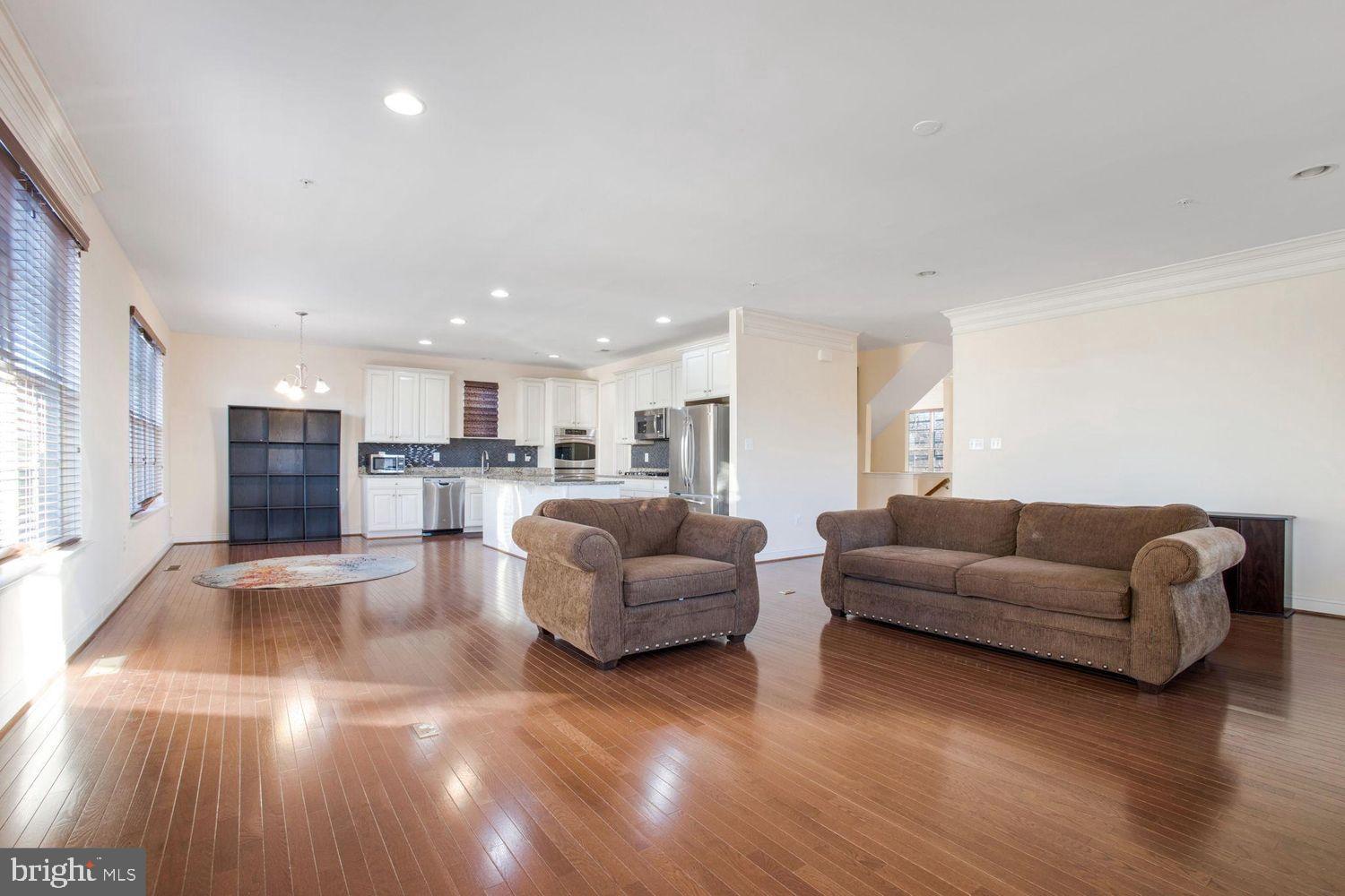 LAYHILL OVERLOOK - Residential Lease