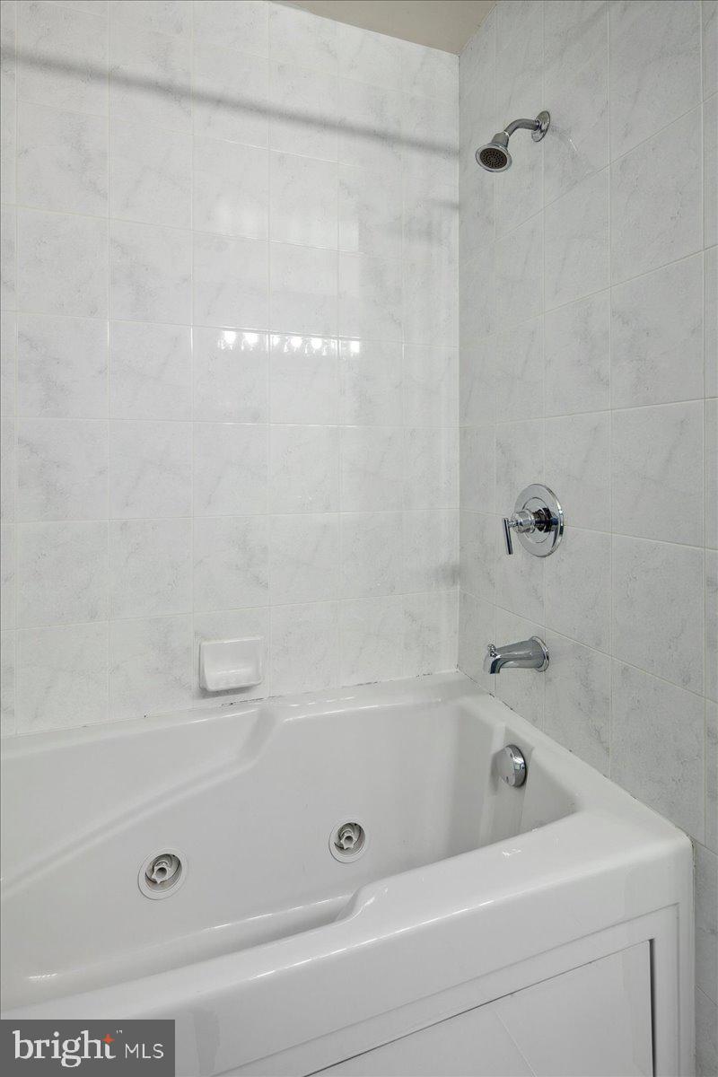 RIVERSIDE ESTATES - Residential