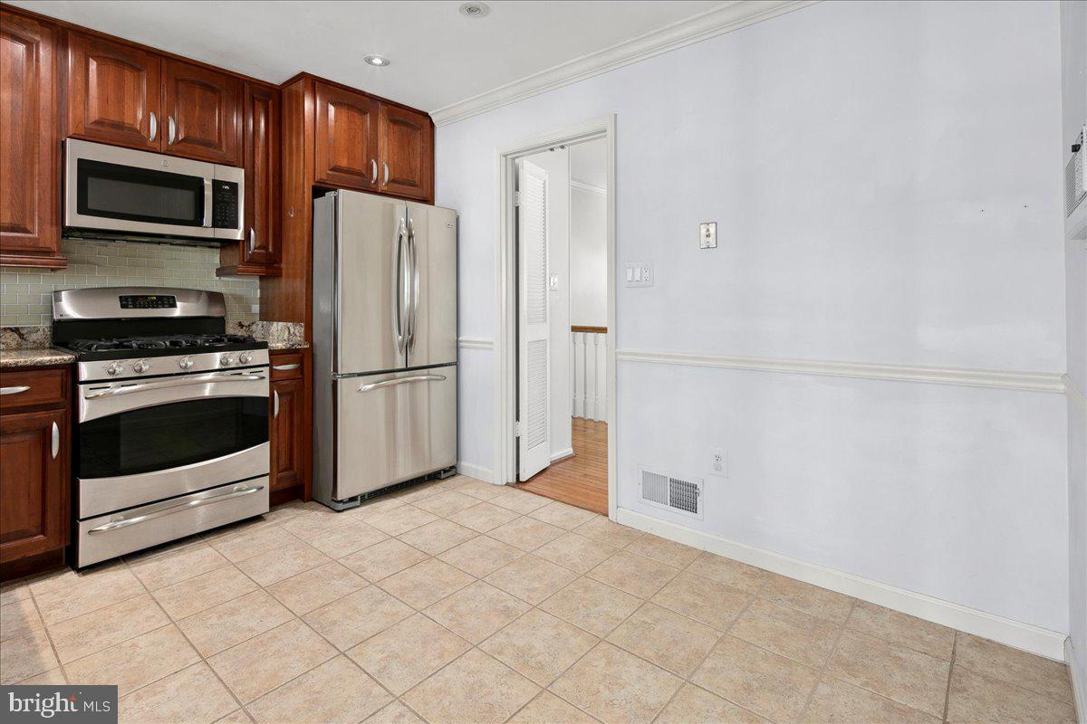 RIVERSIDE ESTATES - Residential