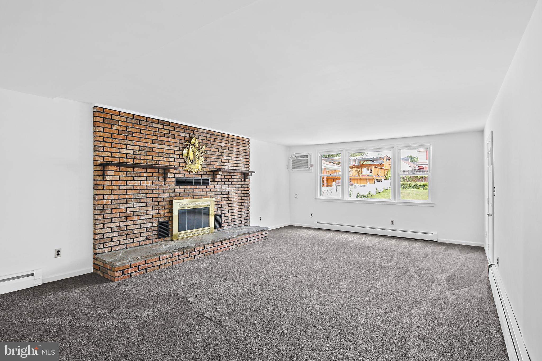 MIDDLE RIVER - Residential