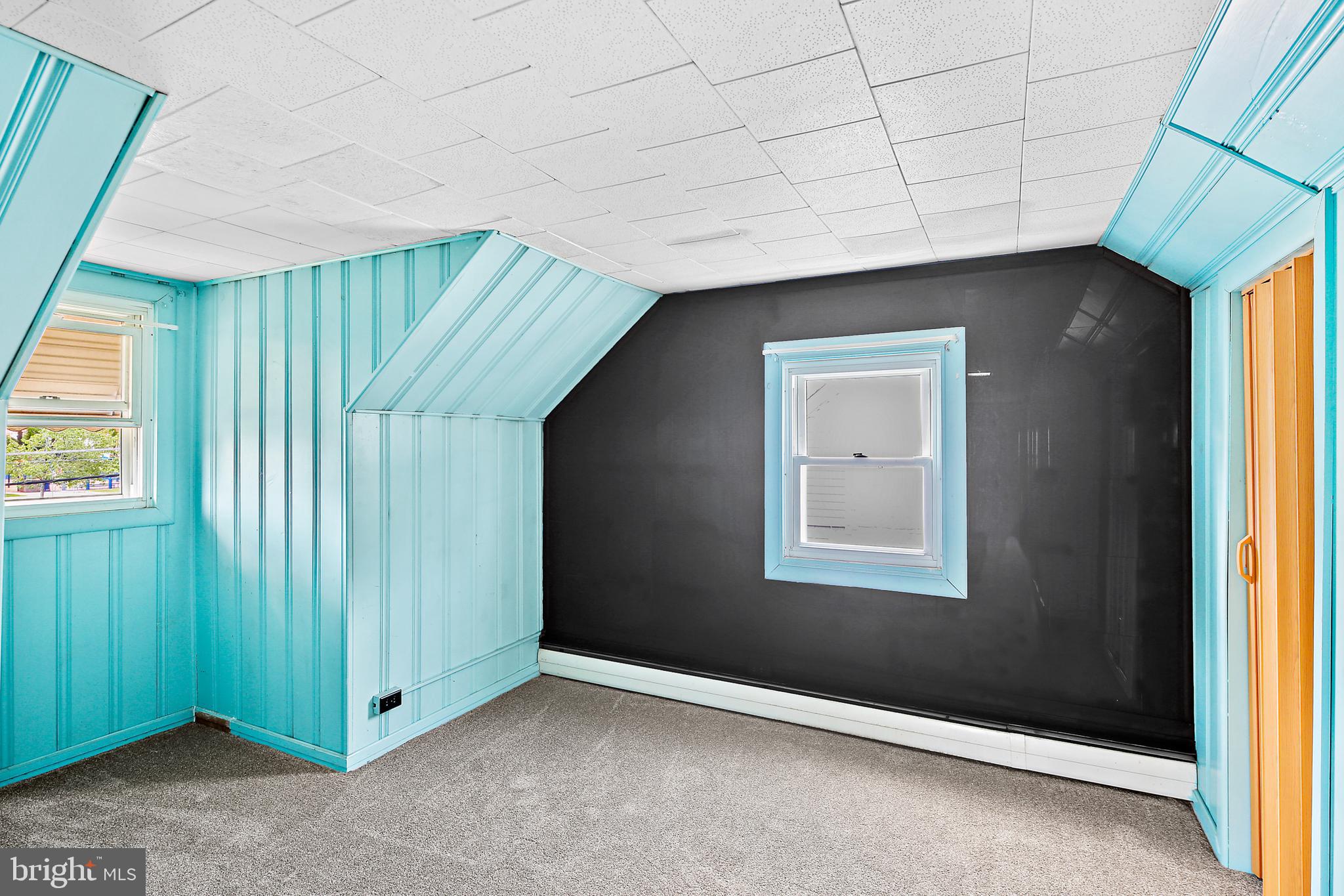 MIDDLE RIVER - Residential