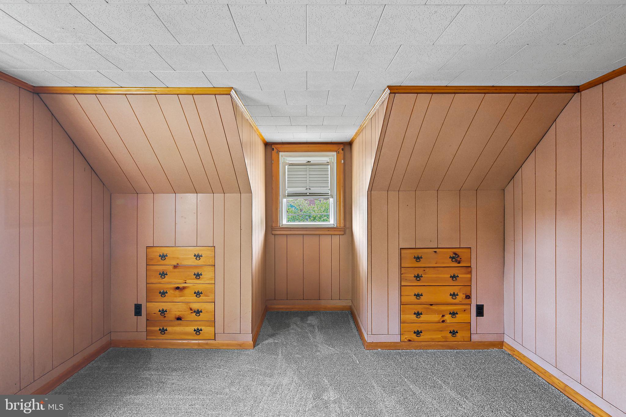 MIDDLE RIVER - Residential