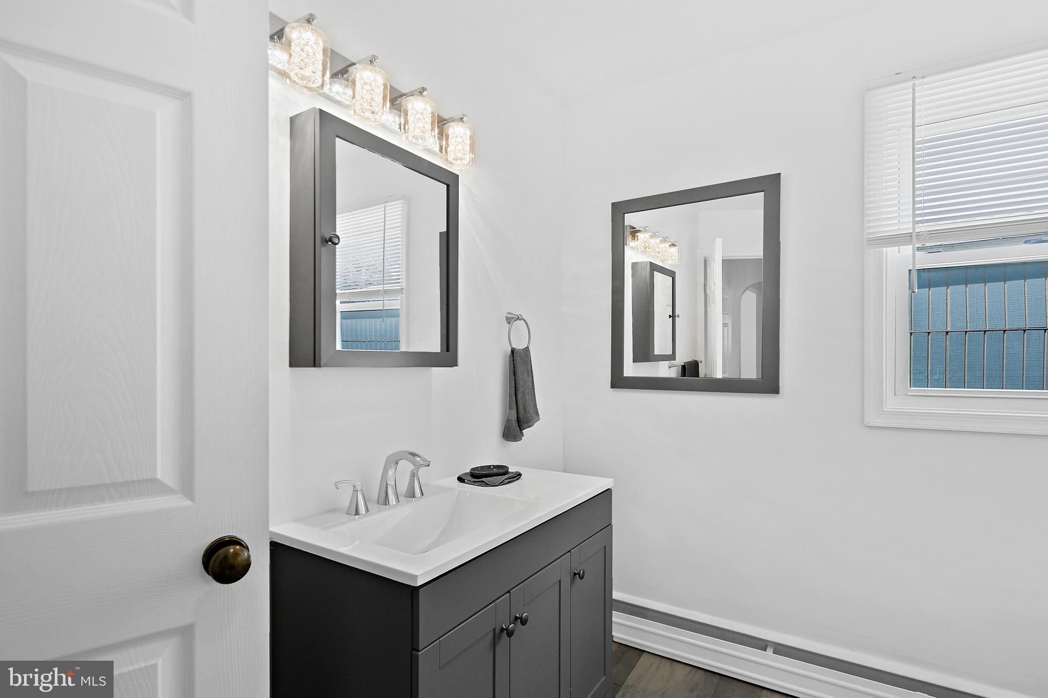 MIDDLE RIVER - Residential