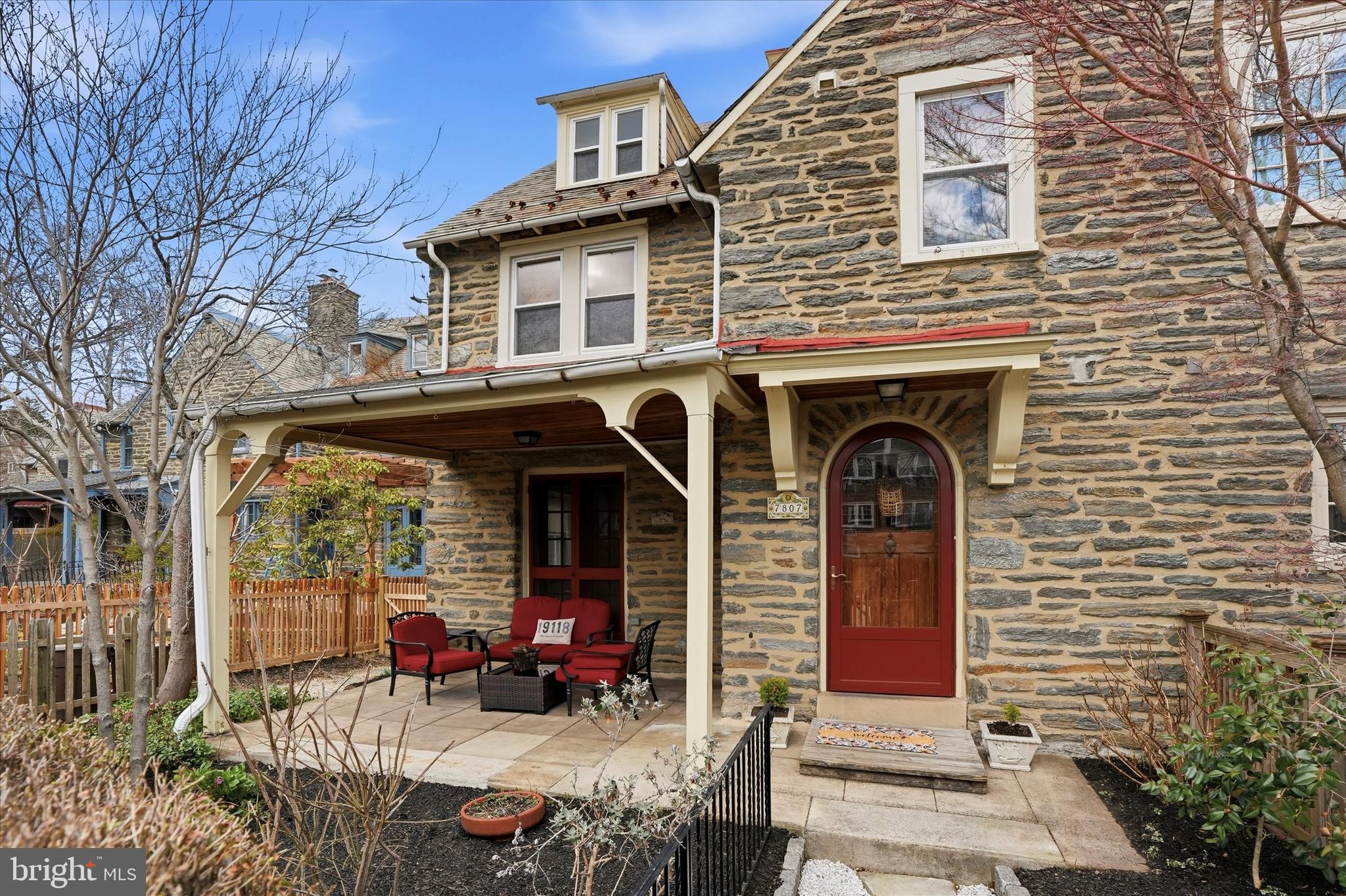 CHESTNUT HILL - Residential