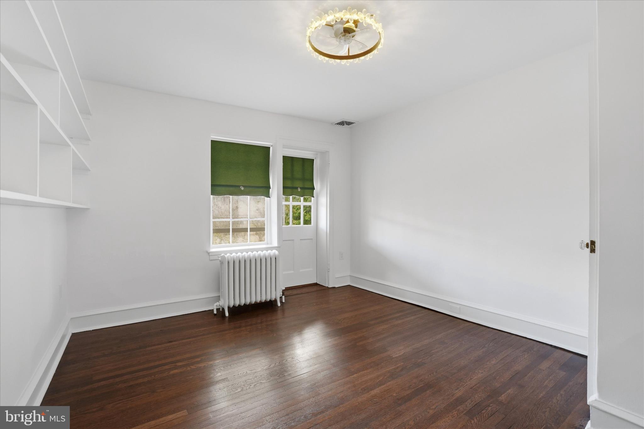 CHESTNUT HILL - Residential