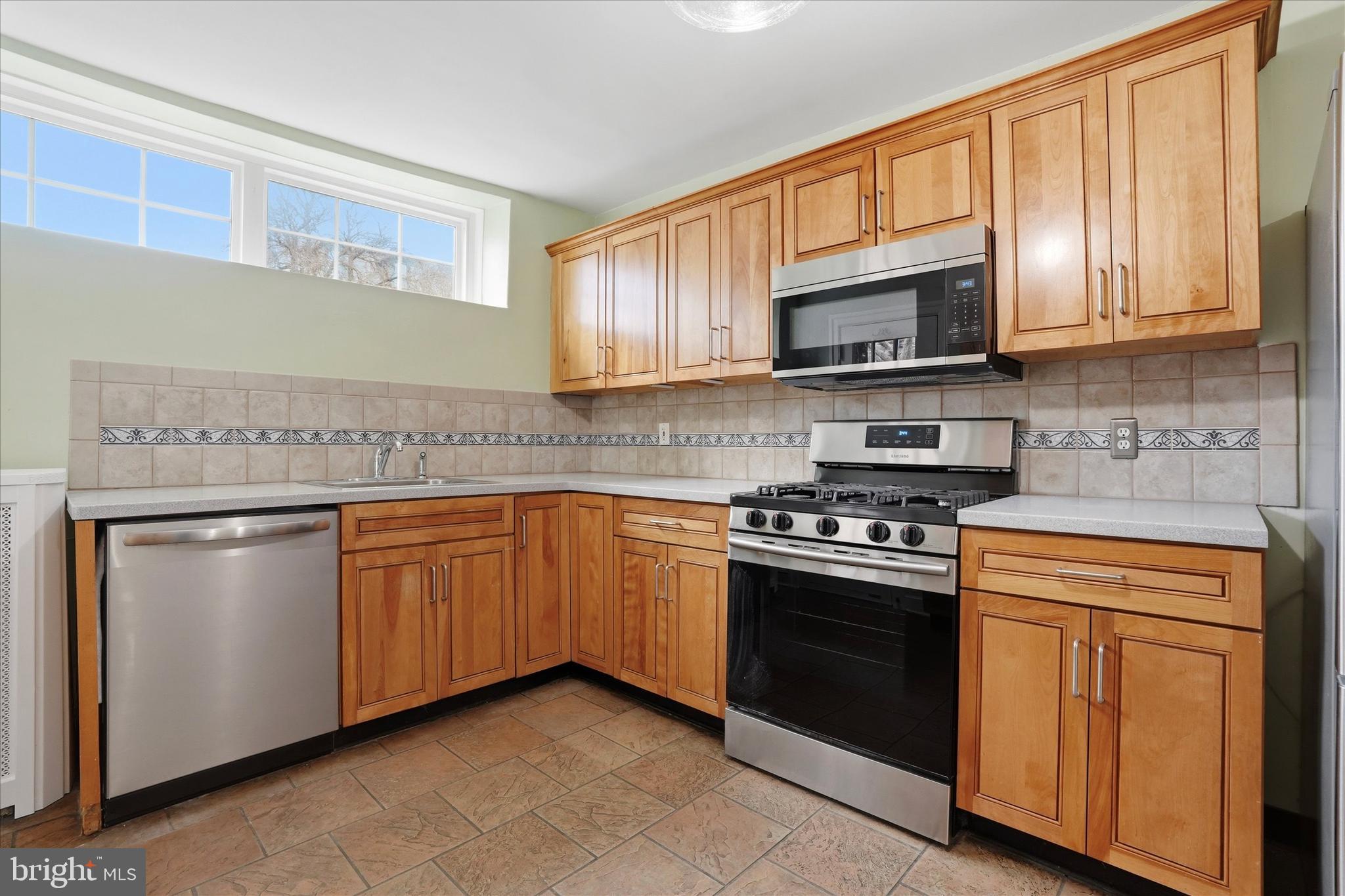 CHESTNUT HILL - Residential