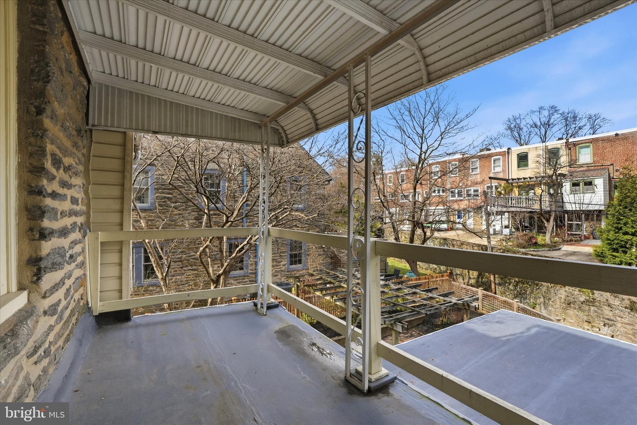 CHESTNUT HILL - Residential