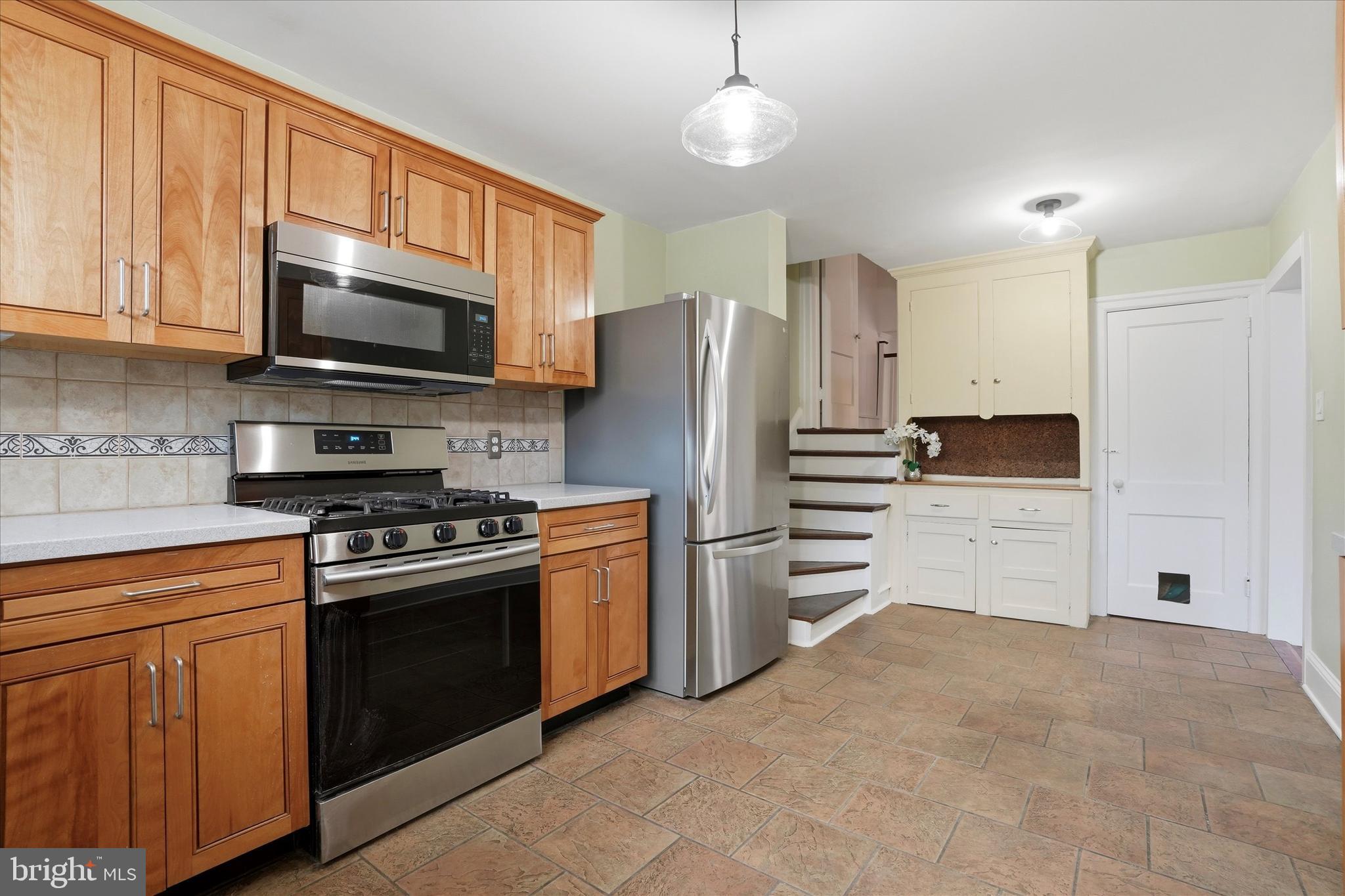 CHESTNUT HILL - Residential