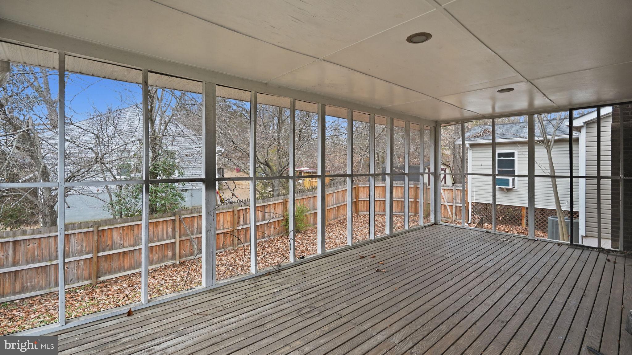 SHADOW WOODS - Residential