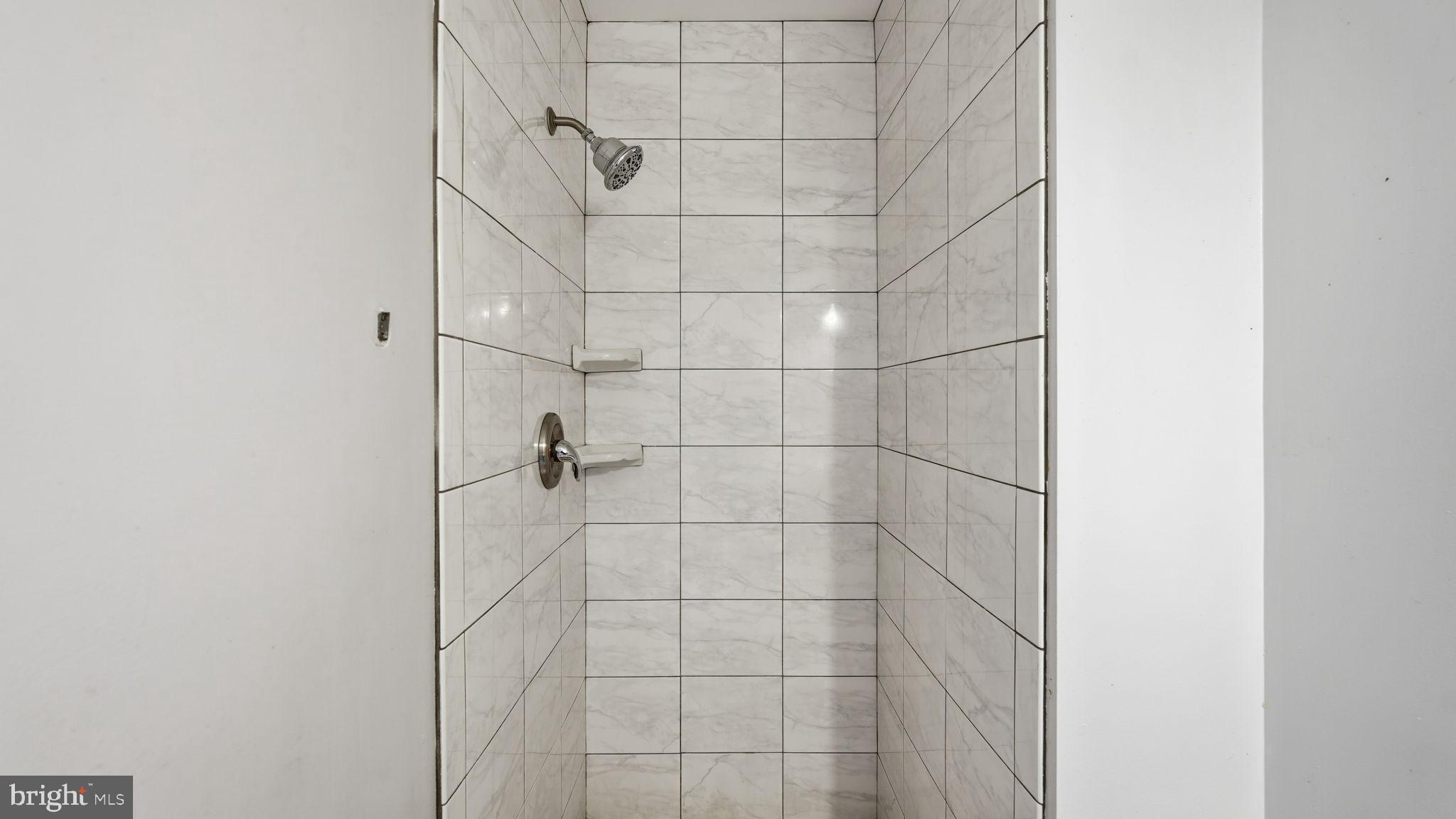 SHADOW WOODS - Residential