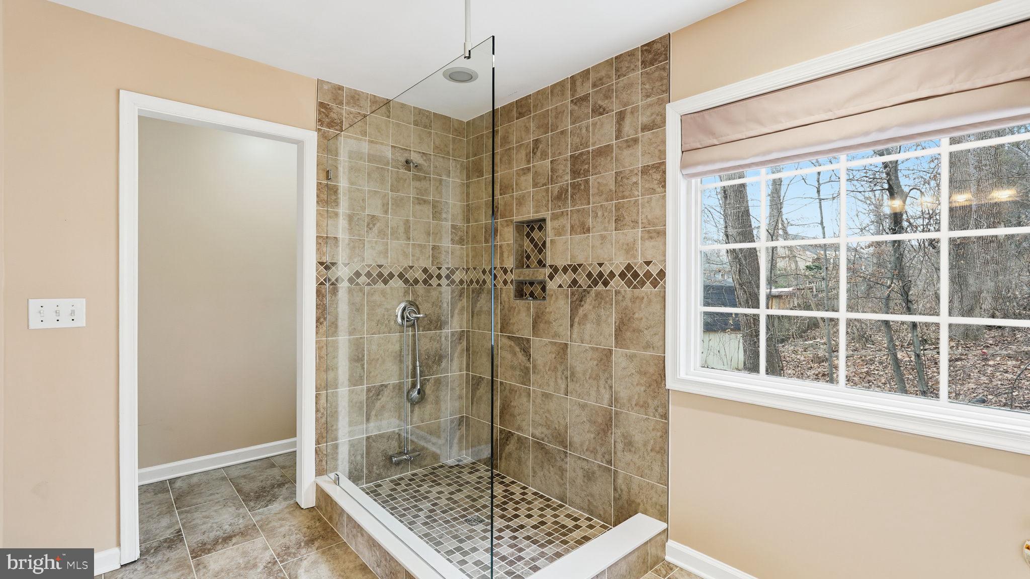 SHADOW WOODS - Residential