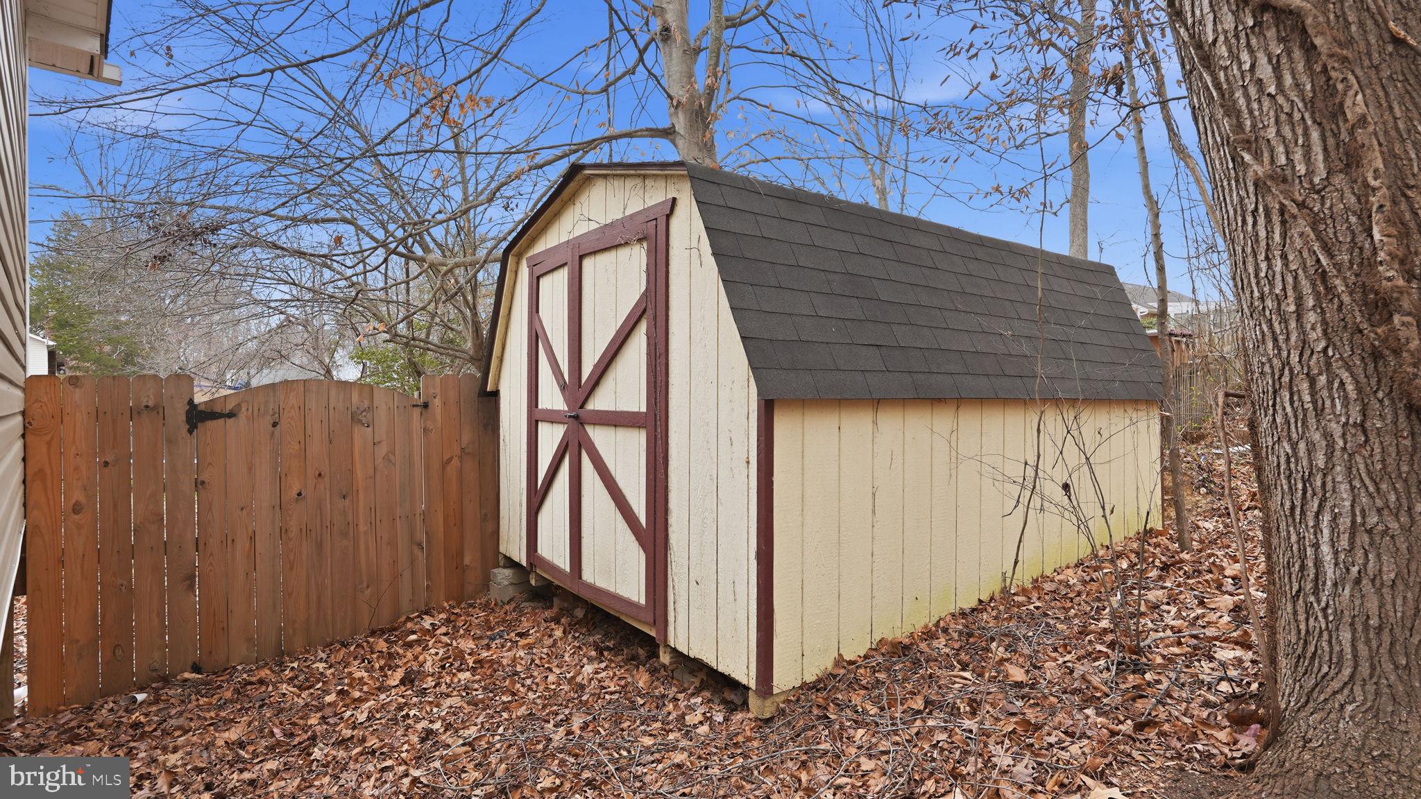 SHADOW WOODS - Residential