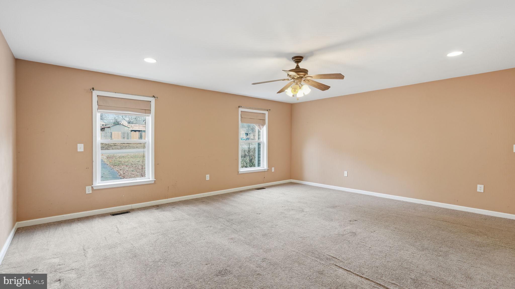 SHADOW WOODS - Residential