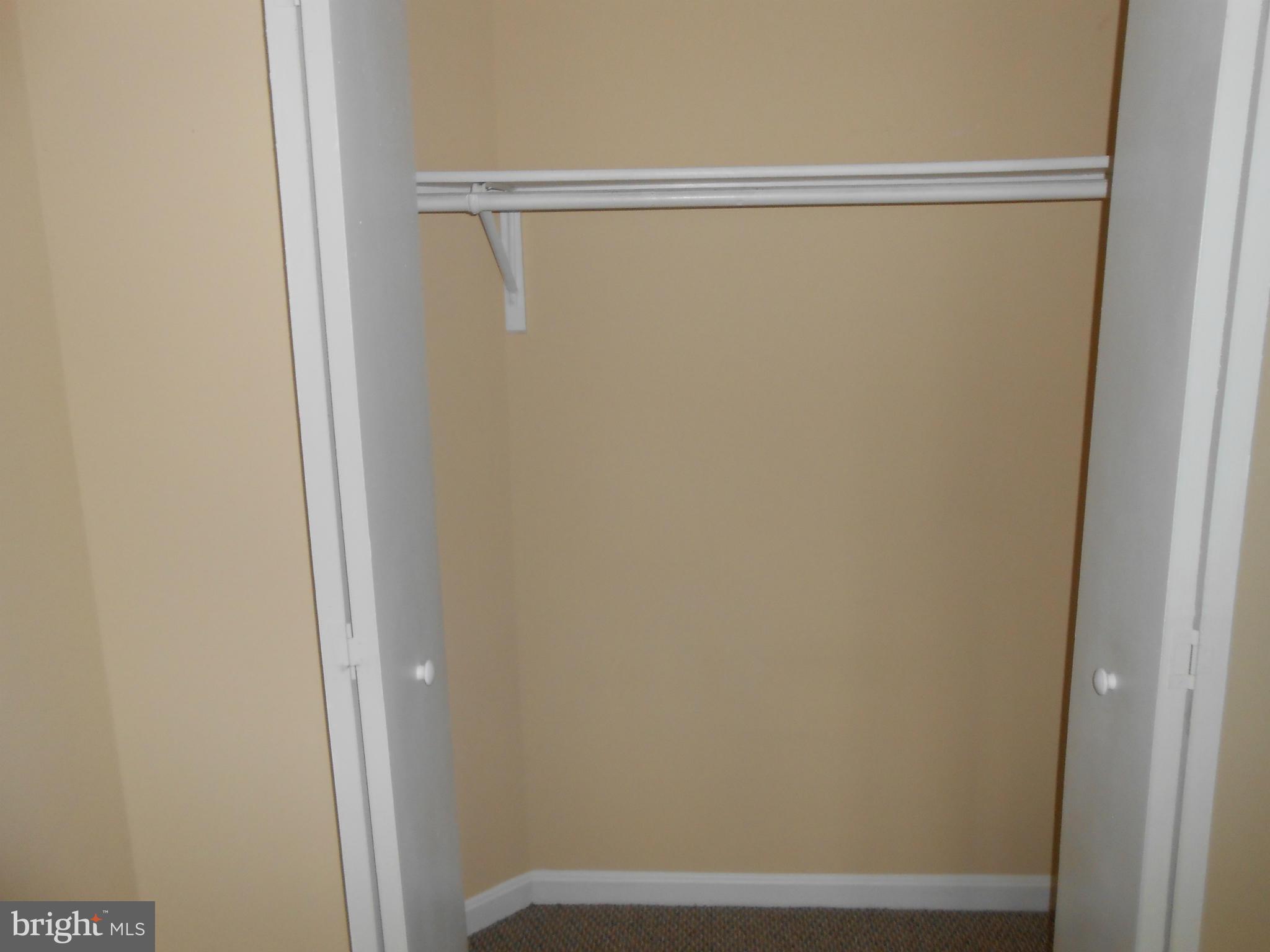 LAKESIDE - Residential Lease