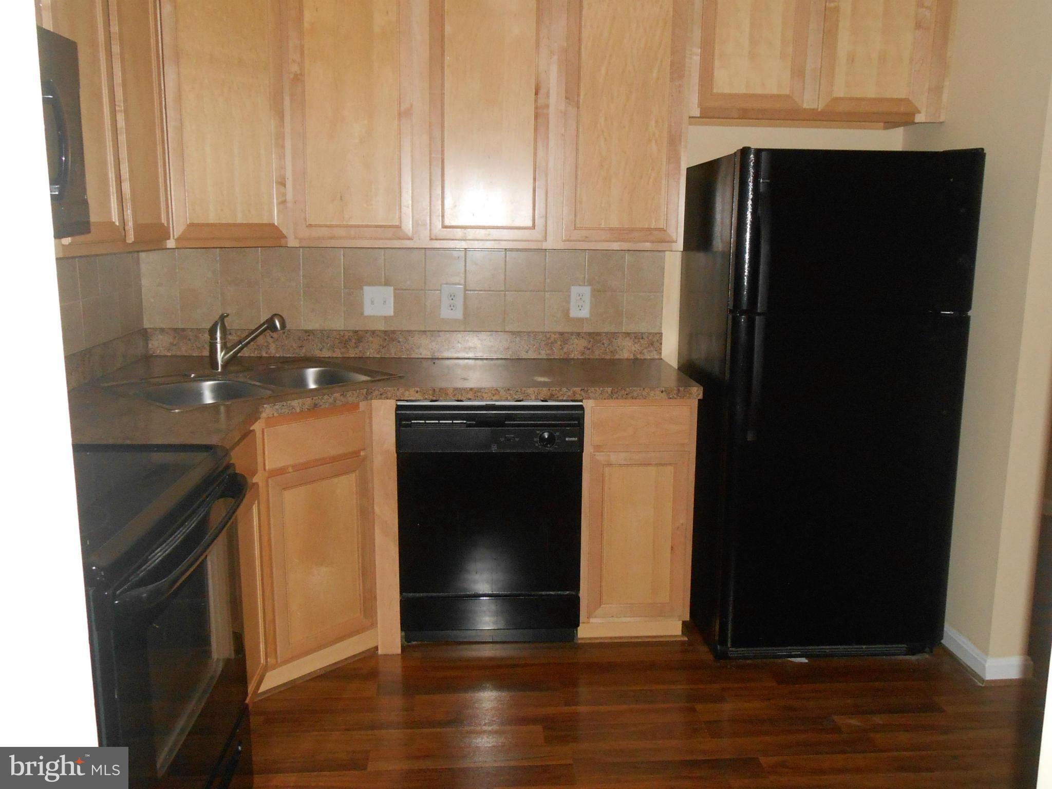 LAKESIDE - Residential Lease