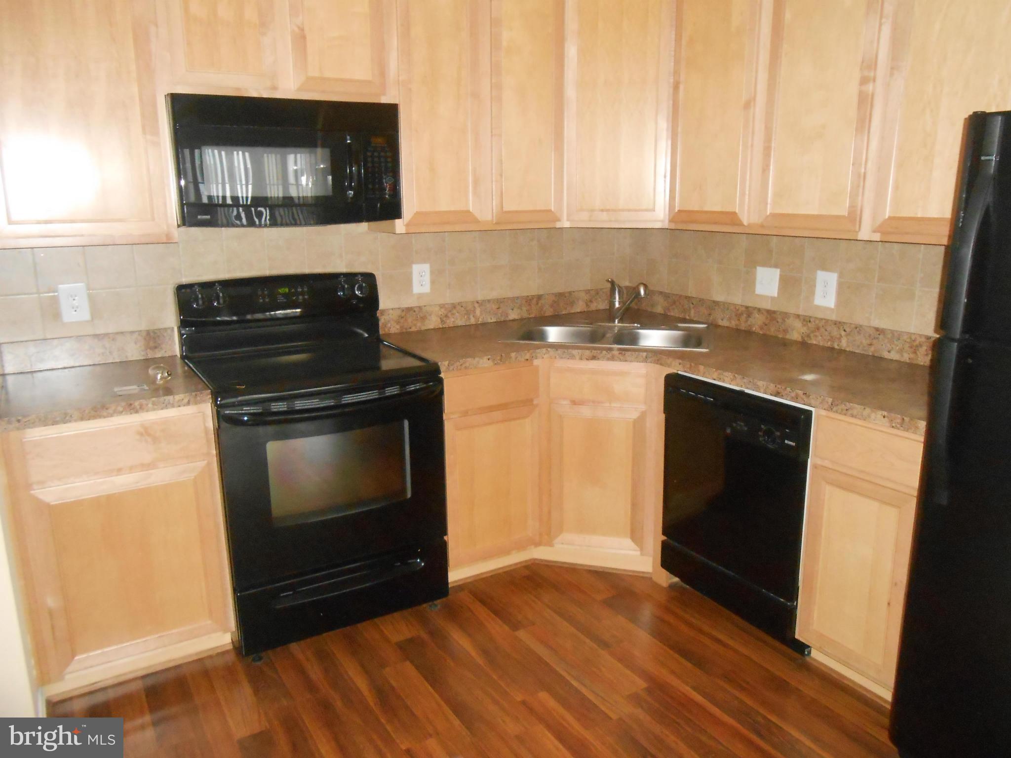 LAKESIDE - Residential Lease