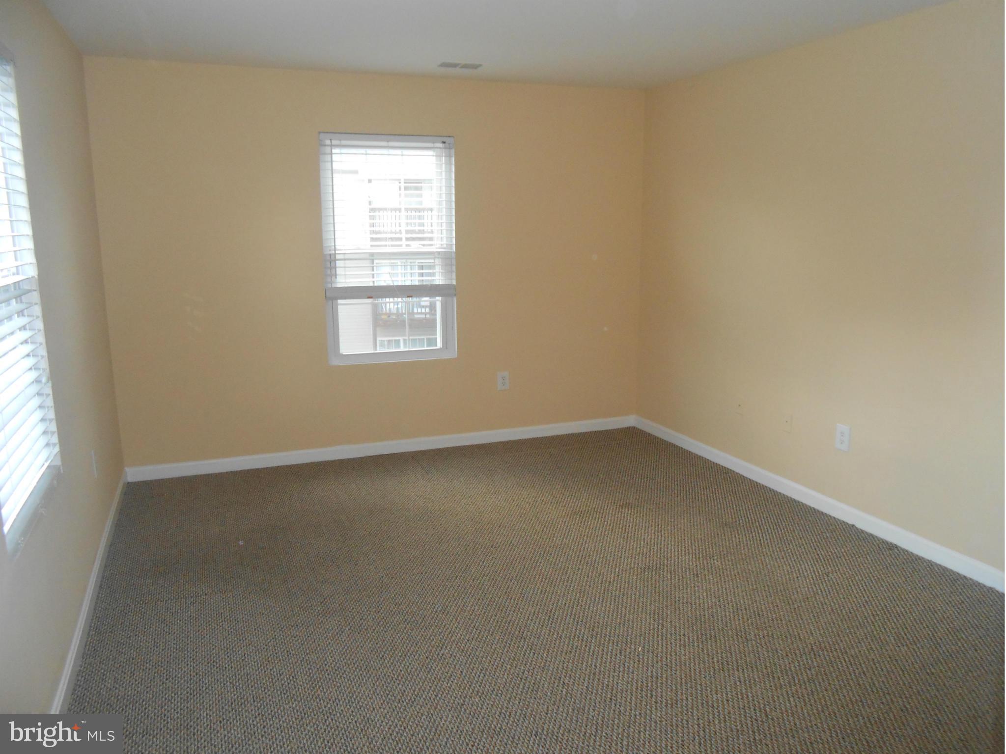 LAKESIDE - Residential Lease