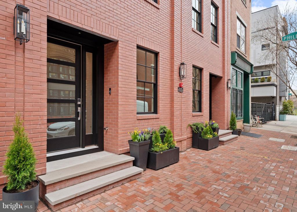 Photo of 207 Vine Street, PHILADELPHIA, PA 19106 (MLS # PAPH2595868)