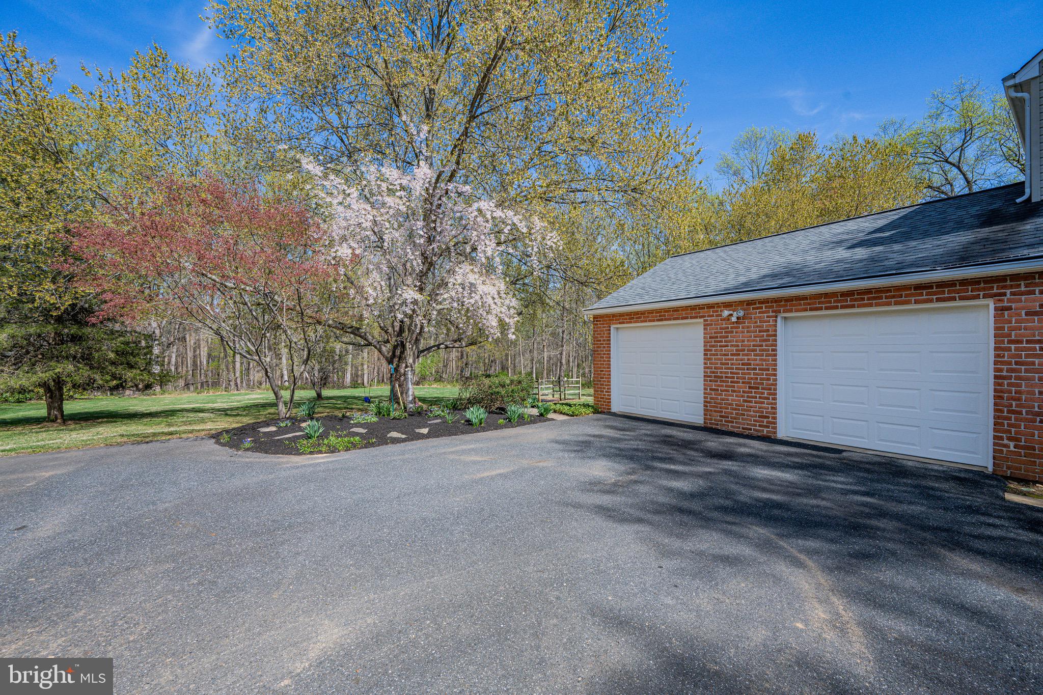 13707 KILLARNEY COURT