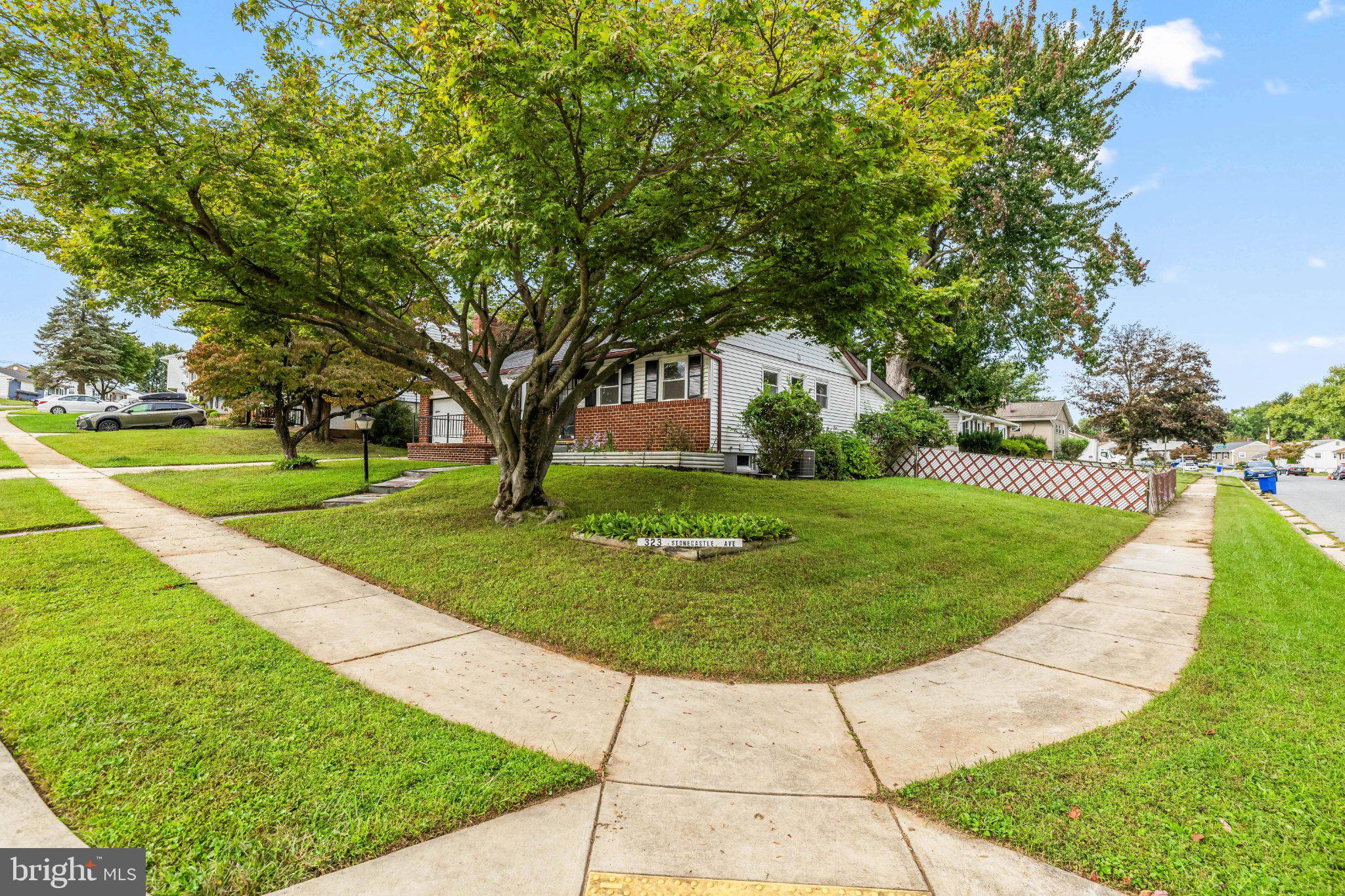 323 STONECASTLE AVENUE