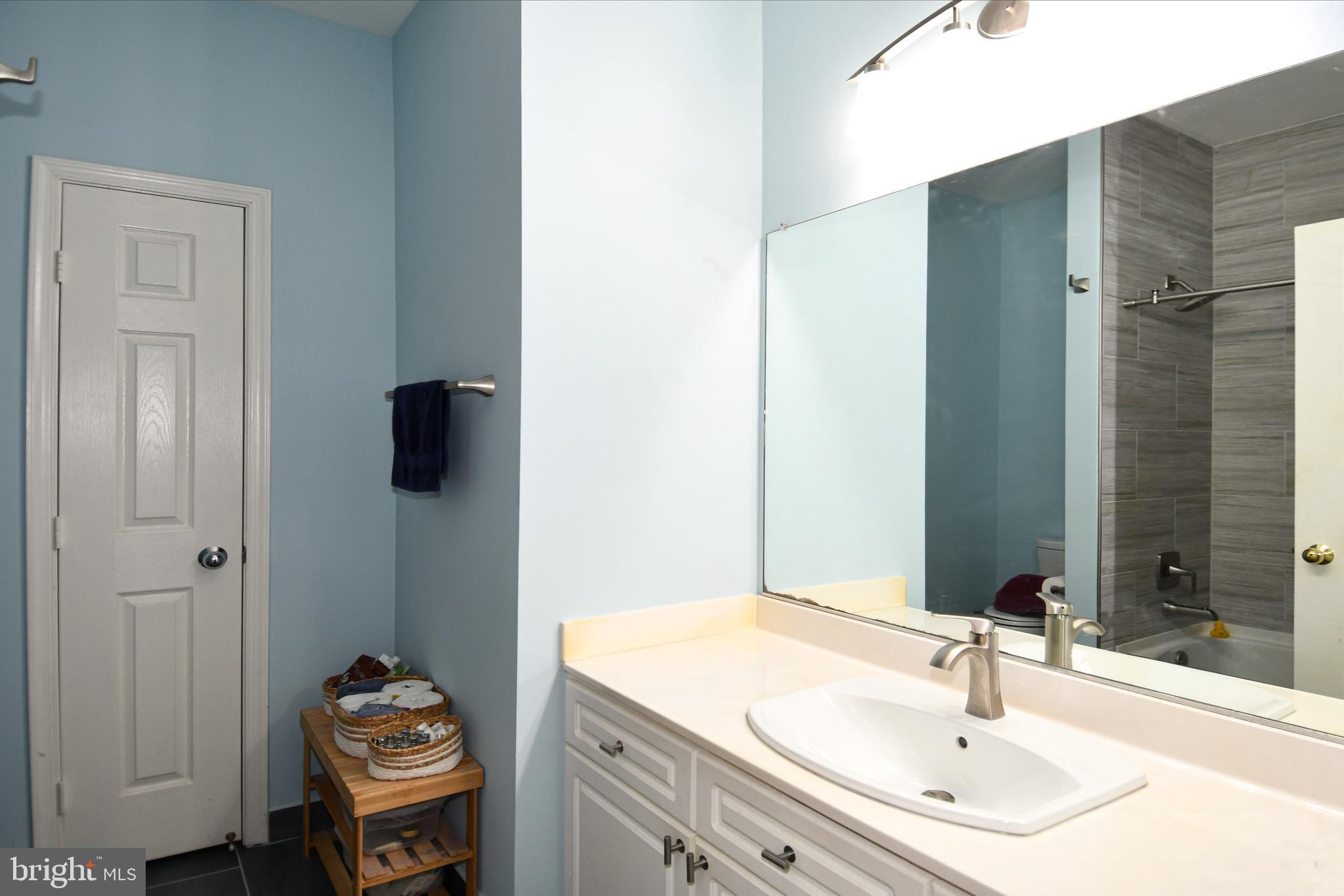 WORLDGATE CONDO - Residential