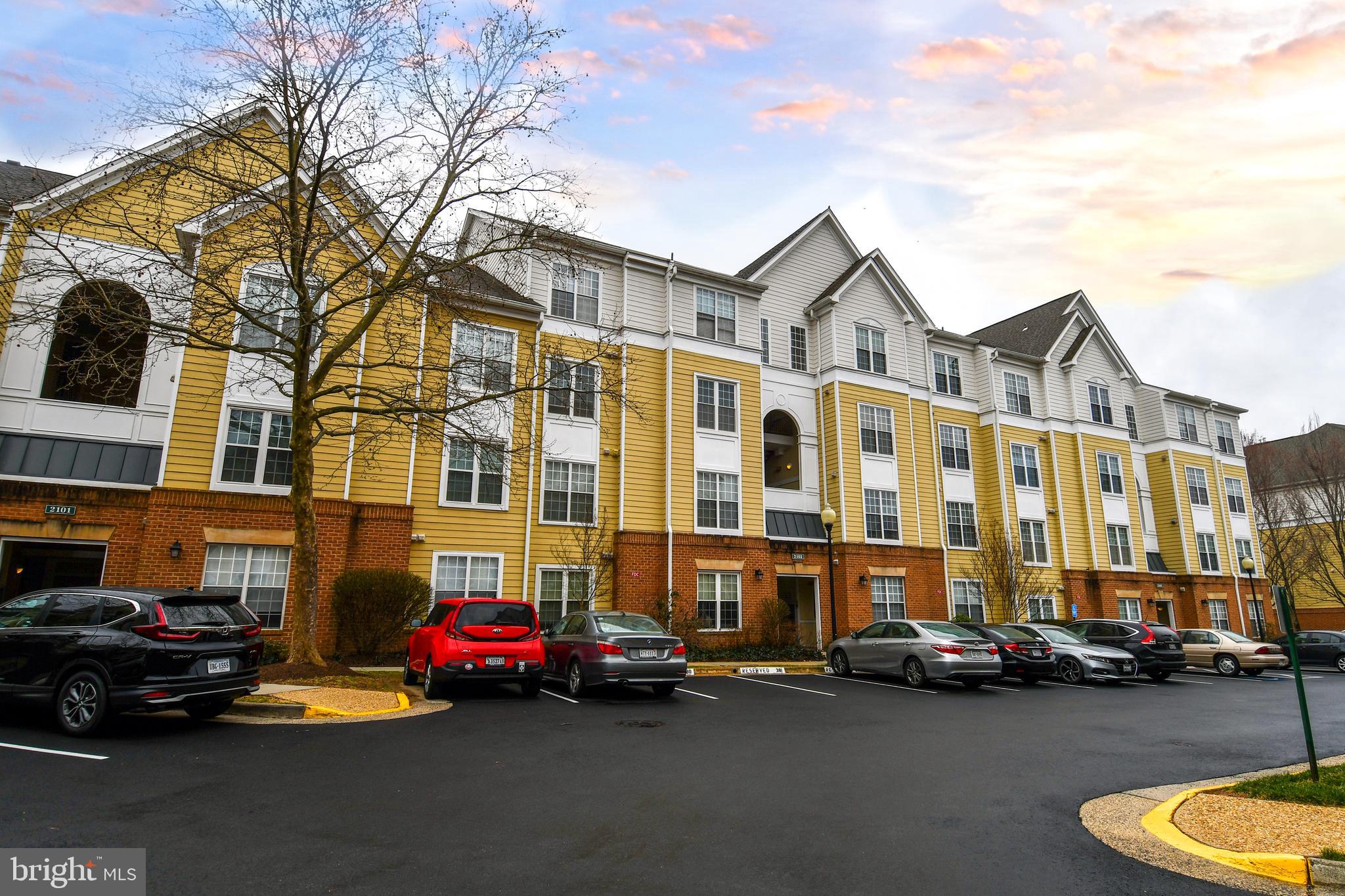 WORLDGATE CONDO - Residential