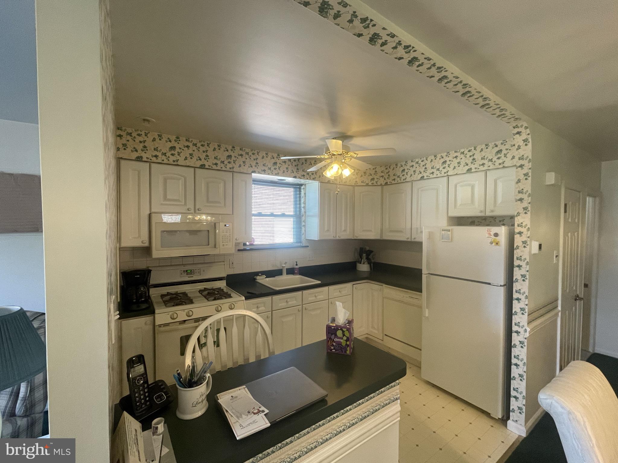 FOX CHASE - Residential