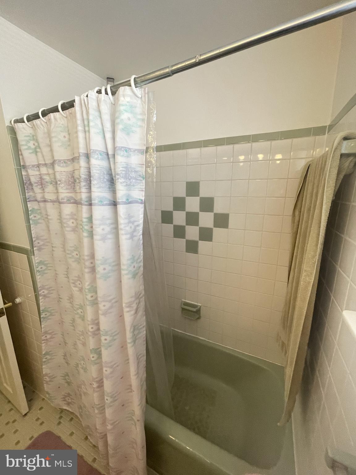 FOX CHASE - Residential