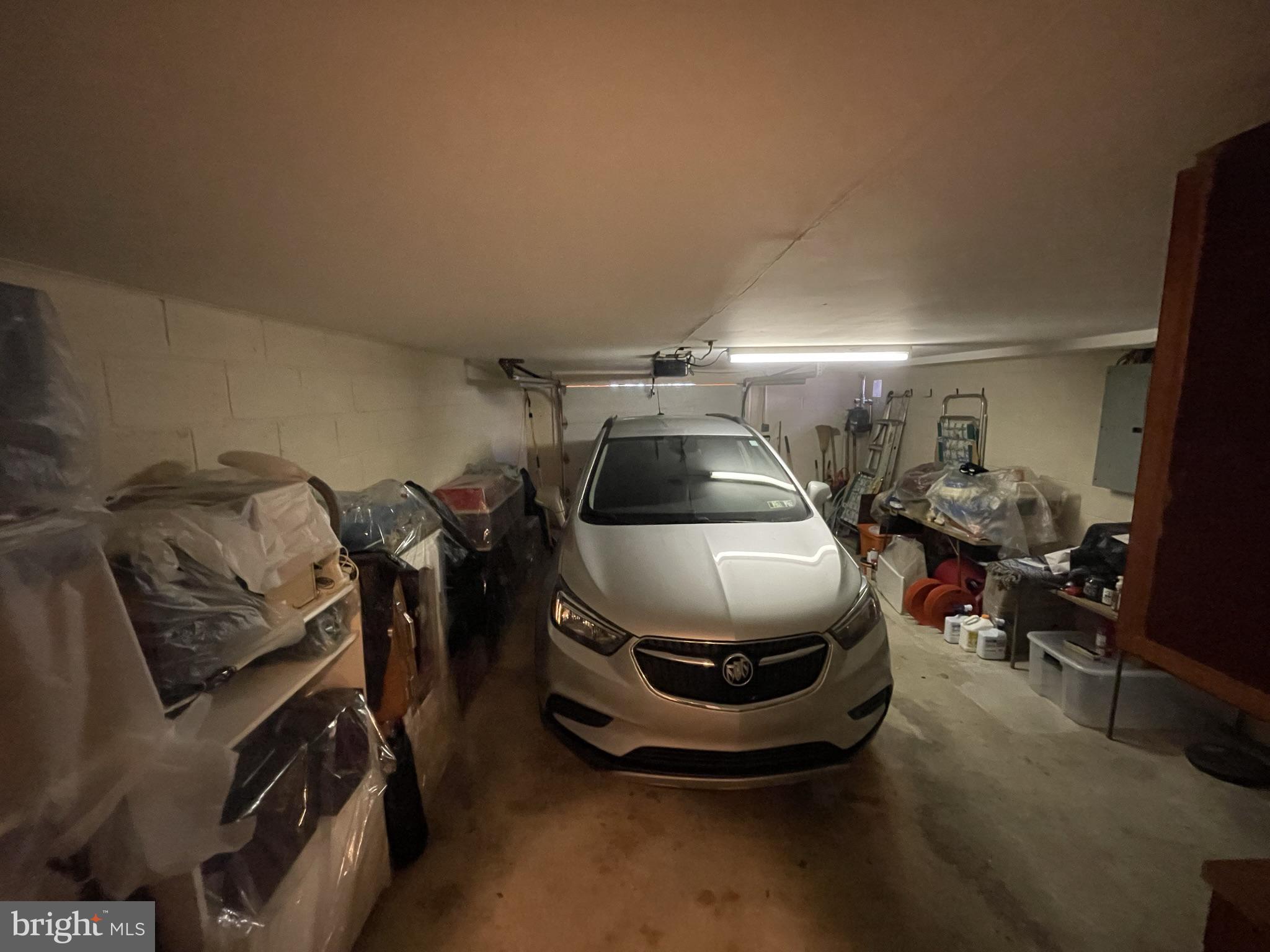 FOX CHASE - Residential