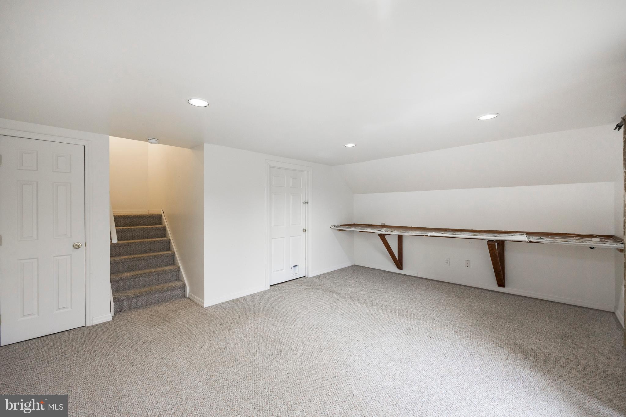 BEAVER RUN KNOLL - Residential Lease