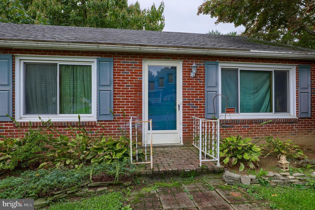 Photo of 314 DAHLIA RD, LANCASTER, PA 17602 (MLS # PALA2041448)