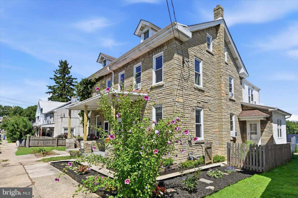 Photo of 123 Bradford Avenue, DOWNINGTOWN, PA 19335 (MLS # PACT2133146)