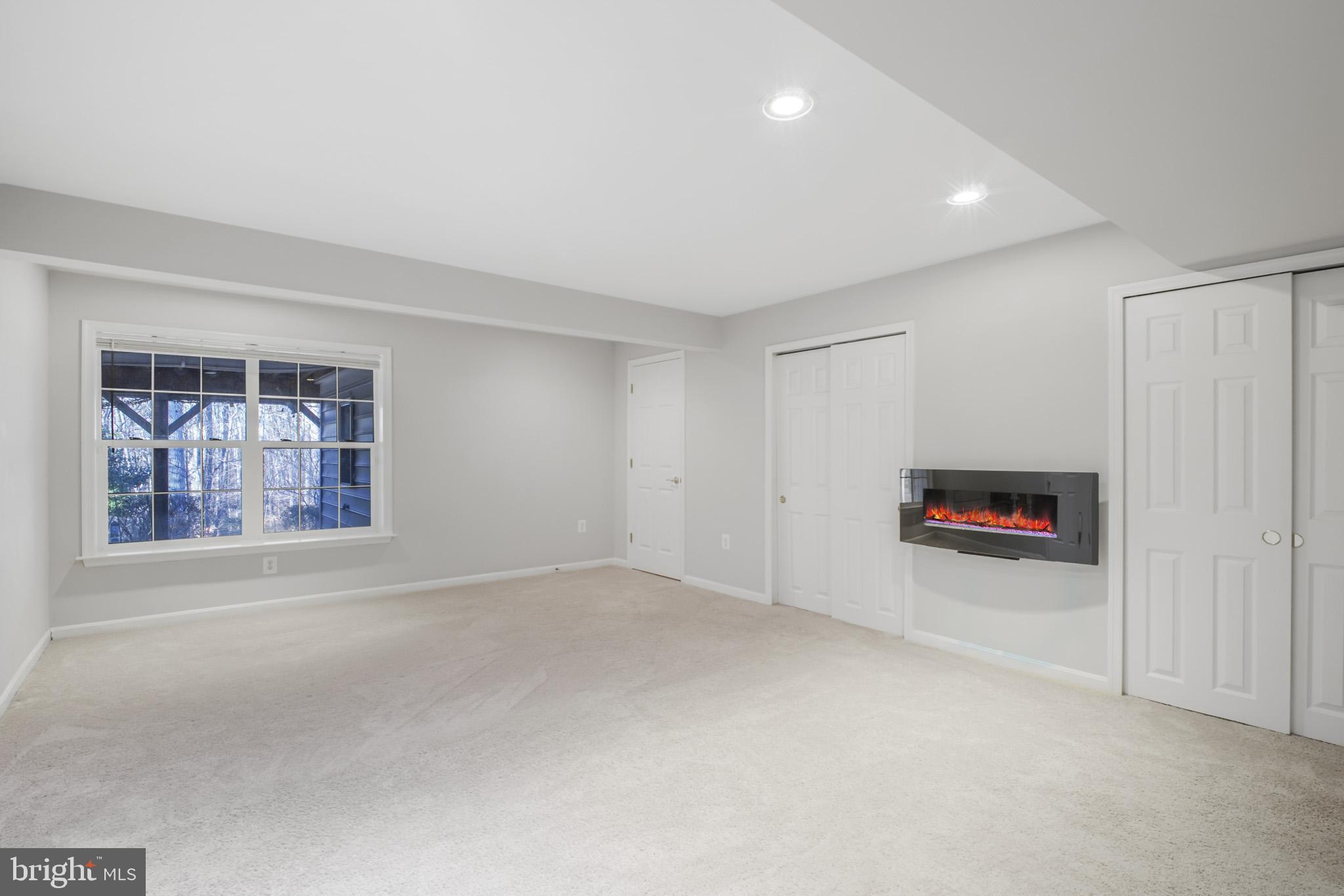 POPLAR HILLS - Residential