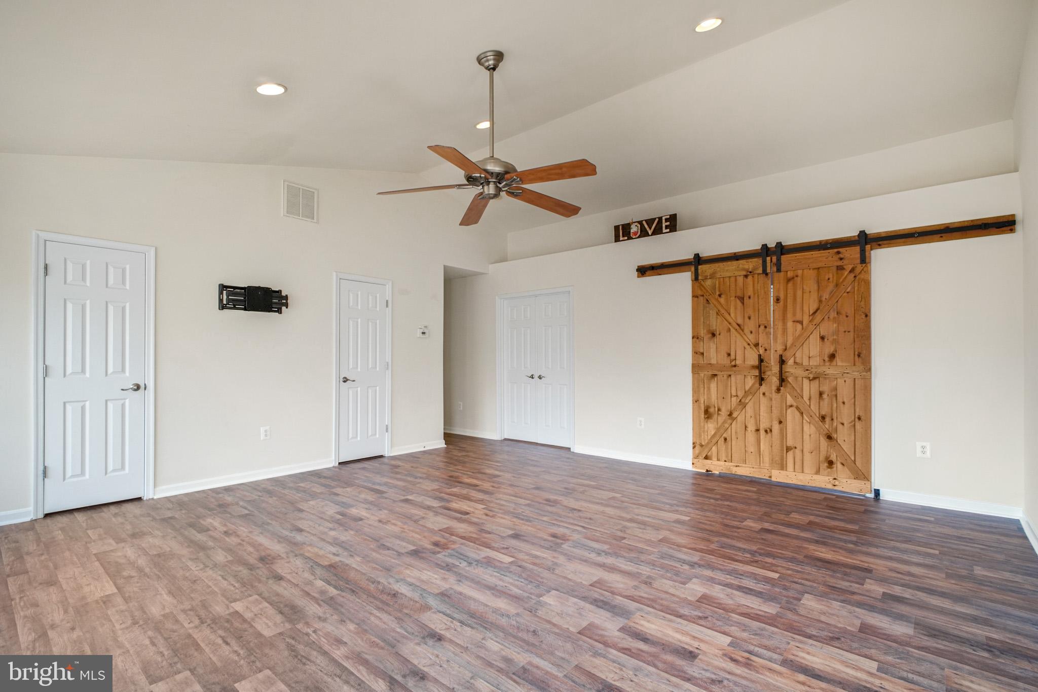 POPLAR HILLS - Residential