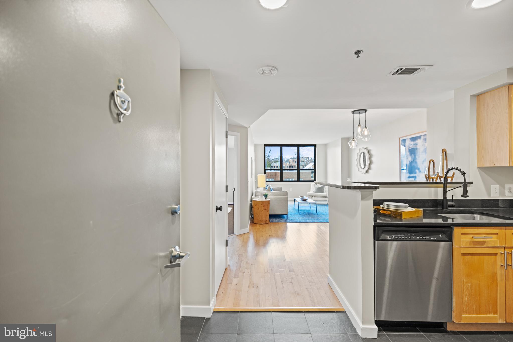 3883 CONNECTICUT AVENUE NW 702