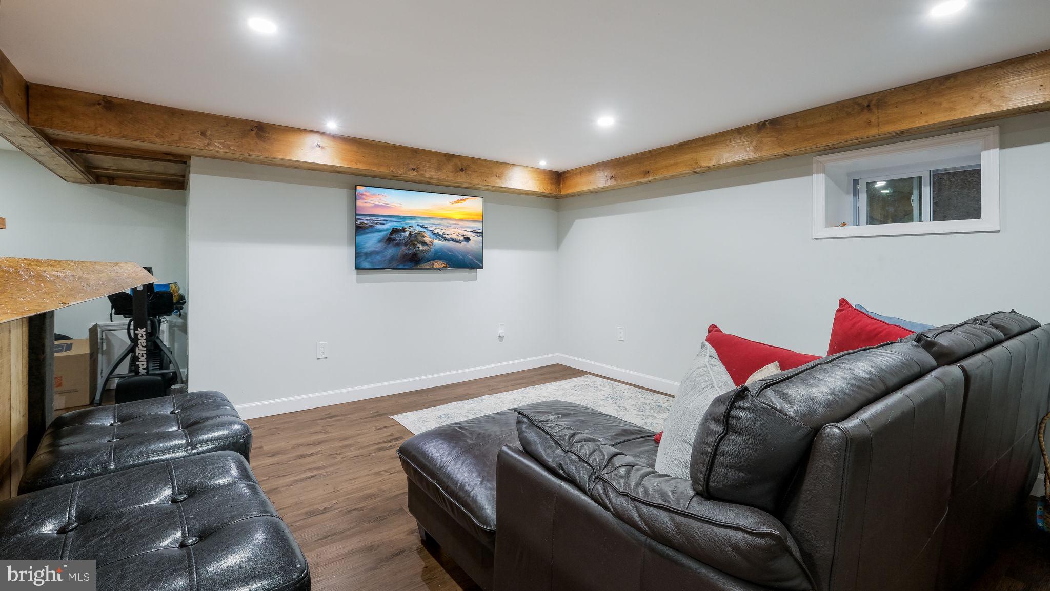 ELKINS PARK - Residential