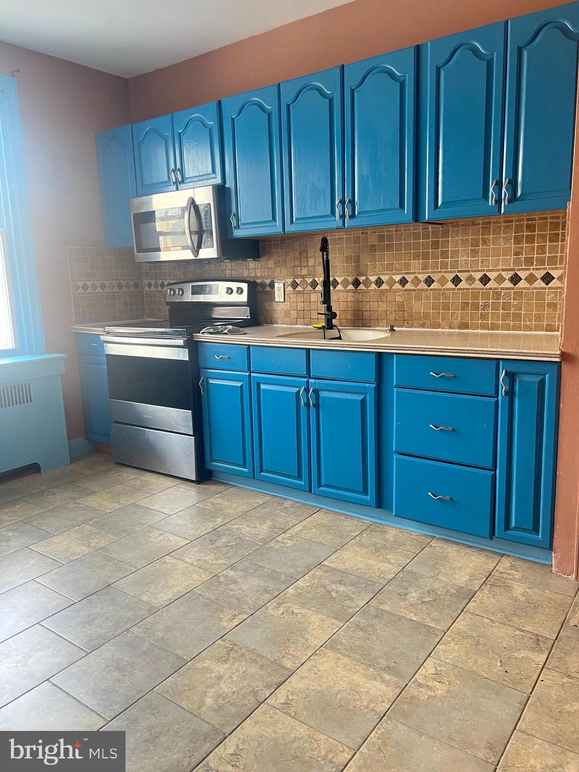 3303 GLENVIEW STREET