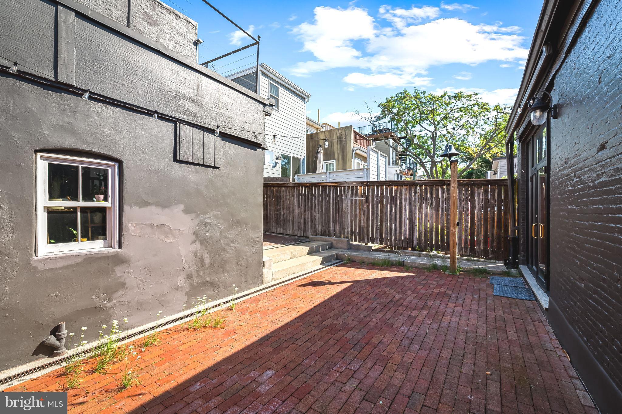 337 E HAMBURG STREET