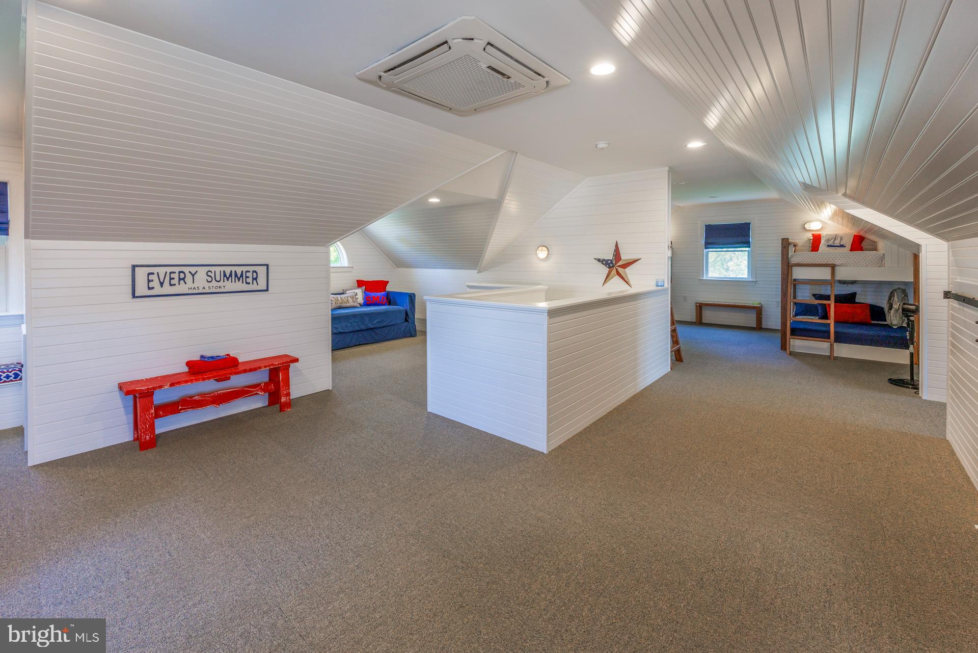 HOPKINS NECK - Residential