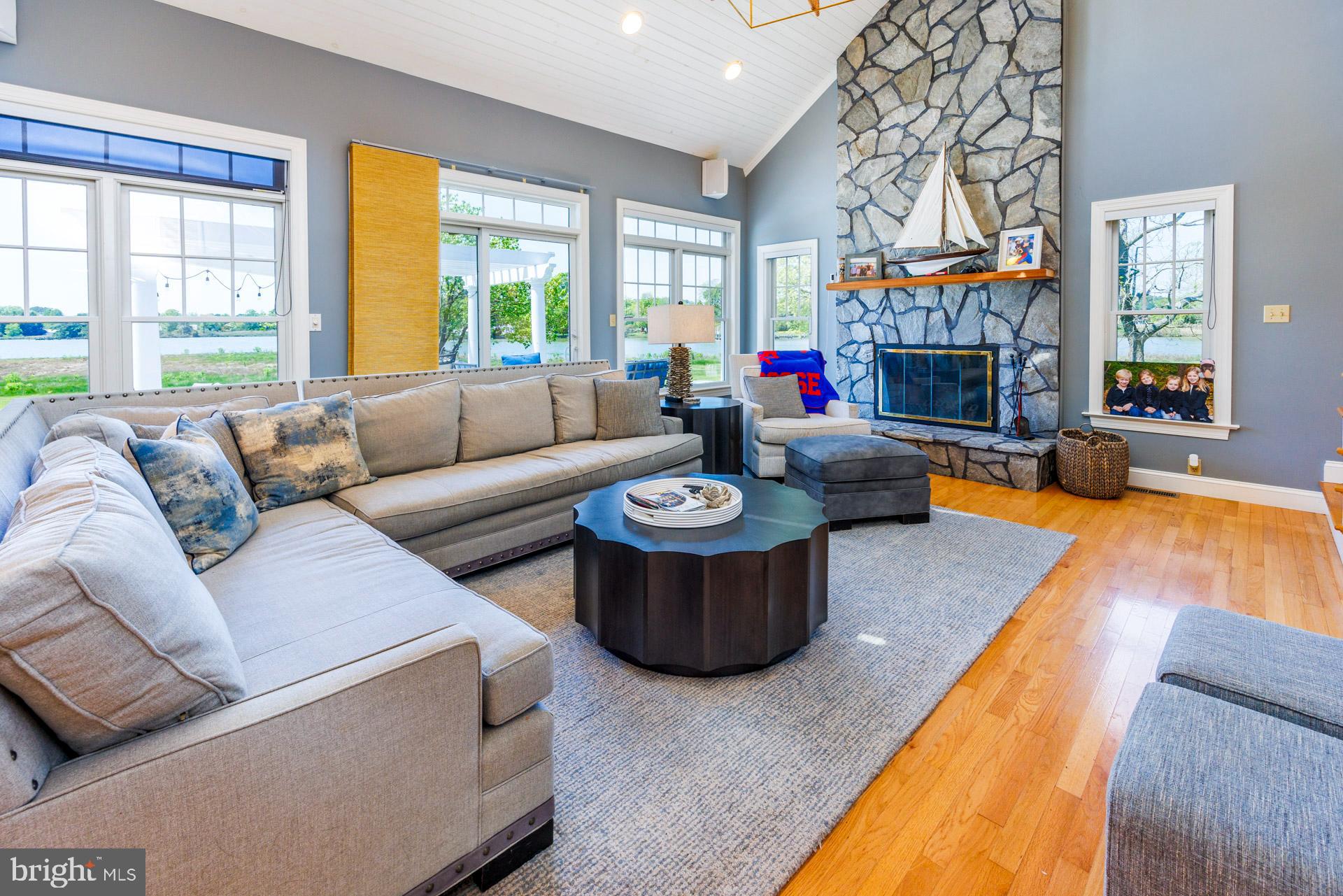 HOPKINS NECK - Residential