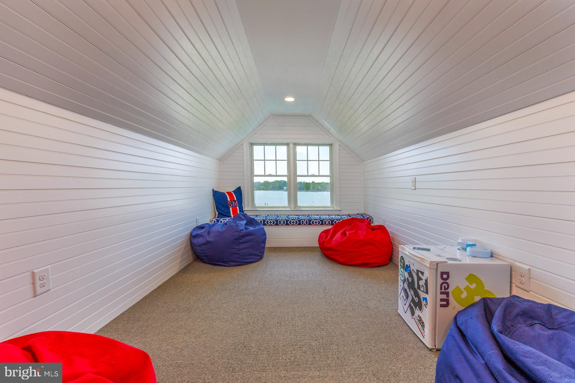 HOPKINS NECK - Residential