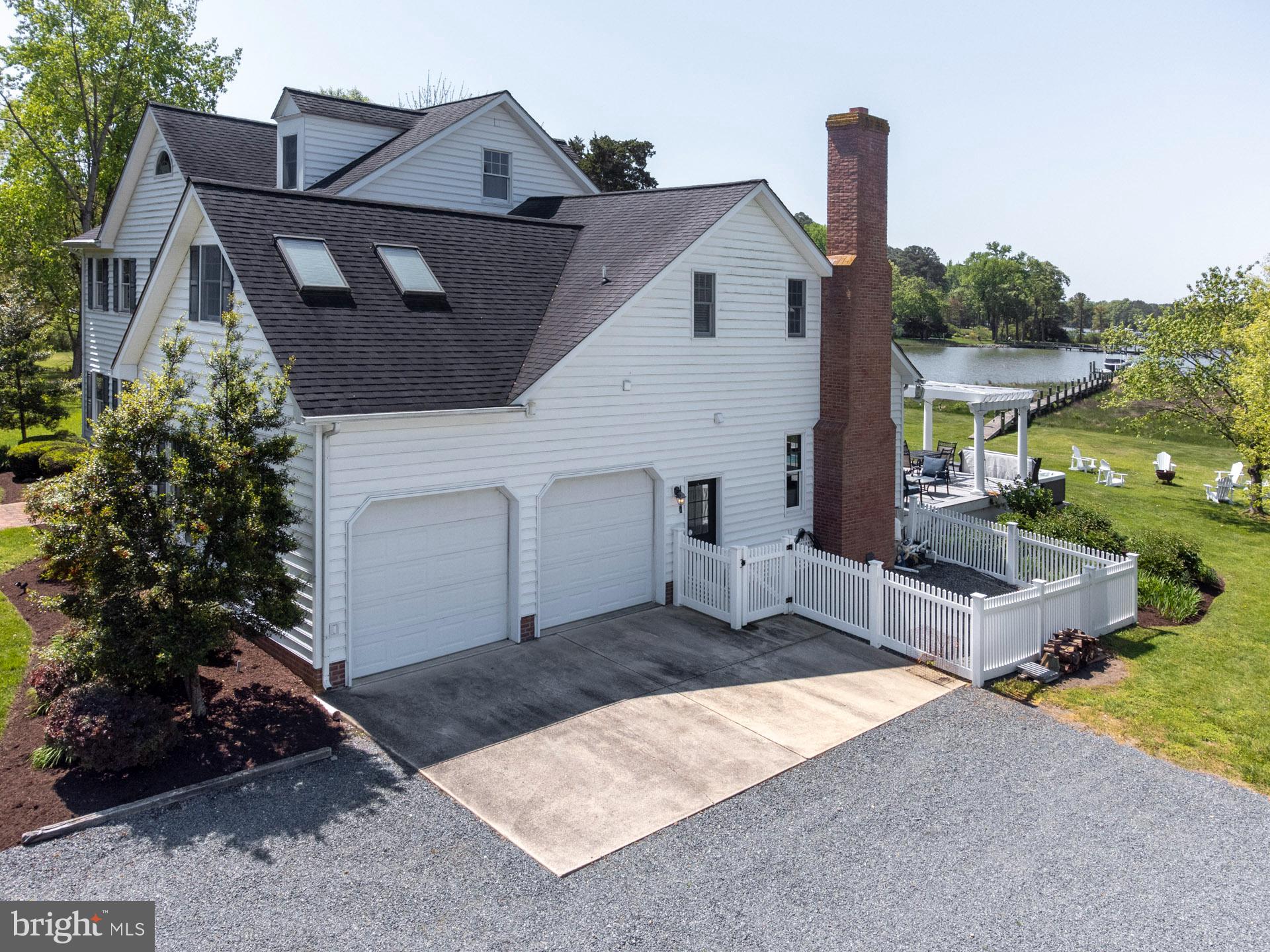 HOPKINS NECK - Residential