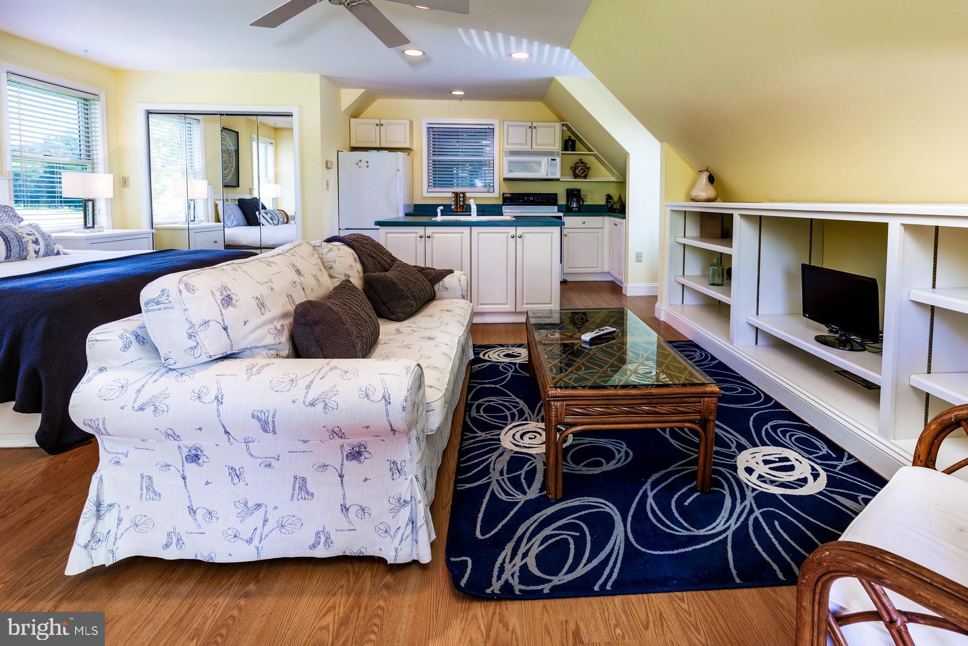 HOPKINS NECK - Residential