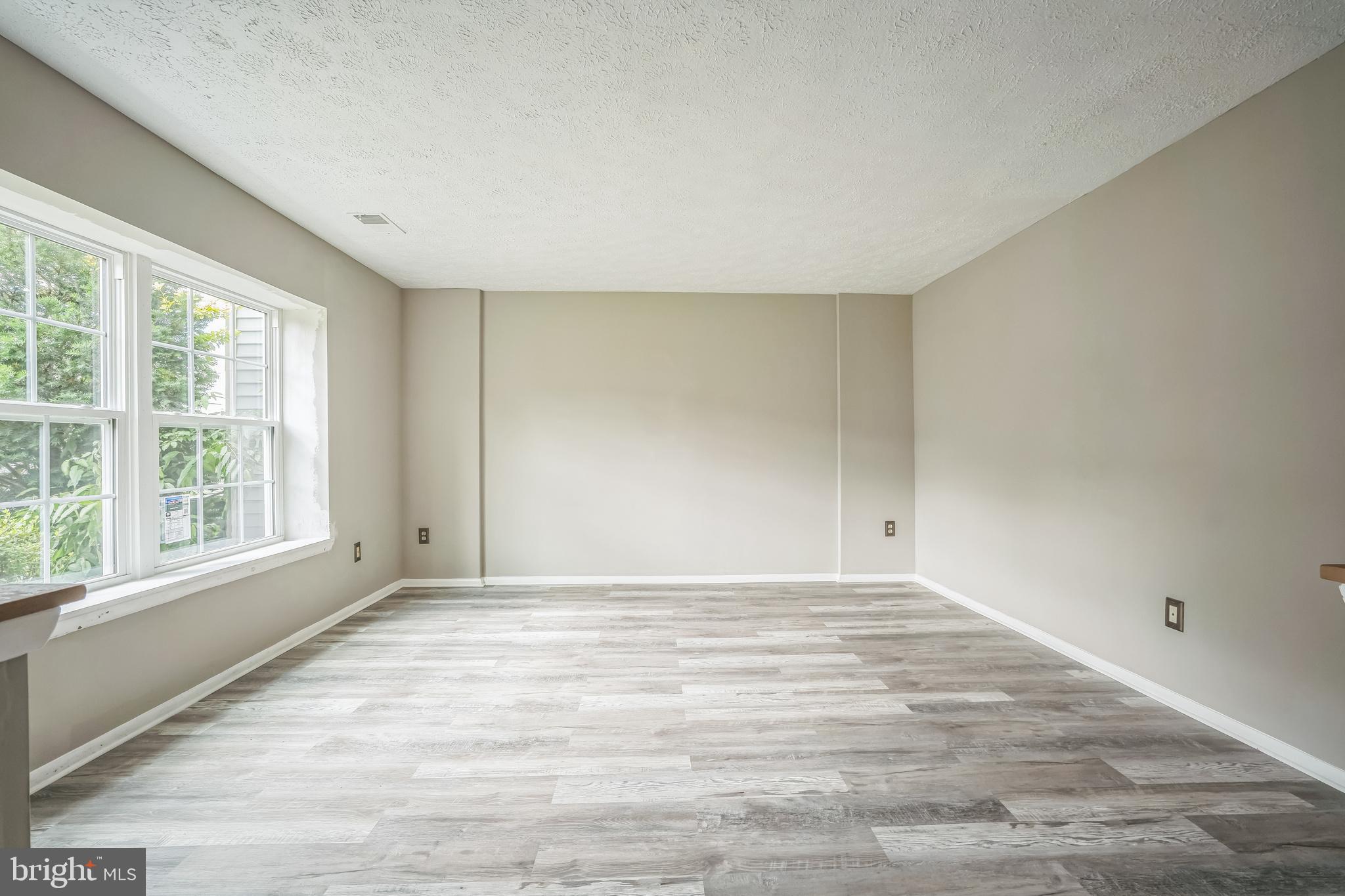 ROLLINGWOOD VILLAGE - Residential Lease