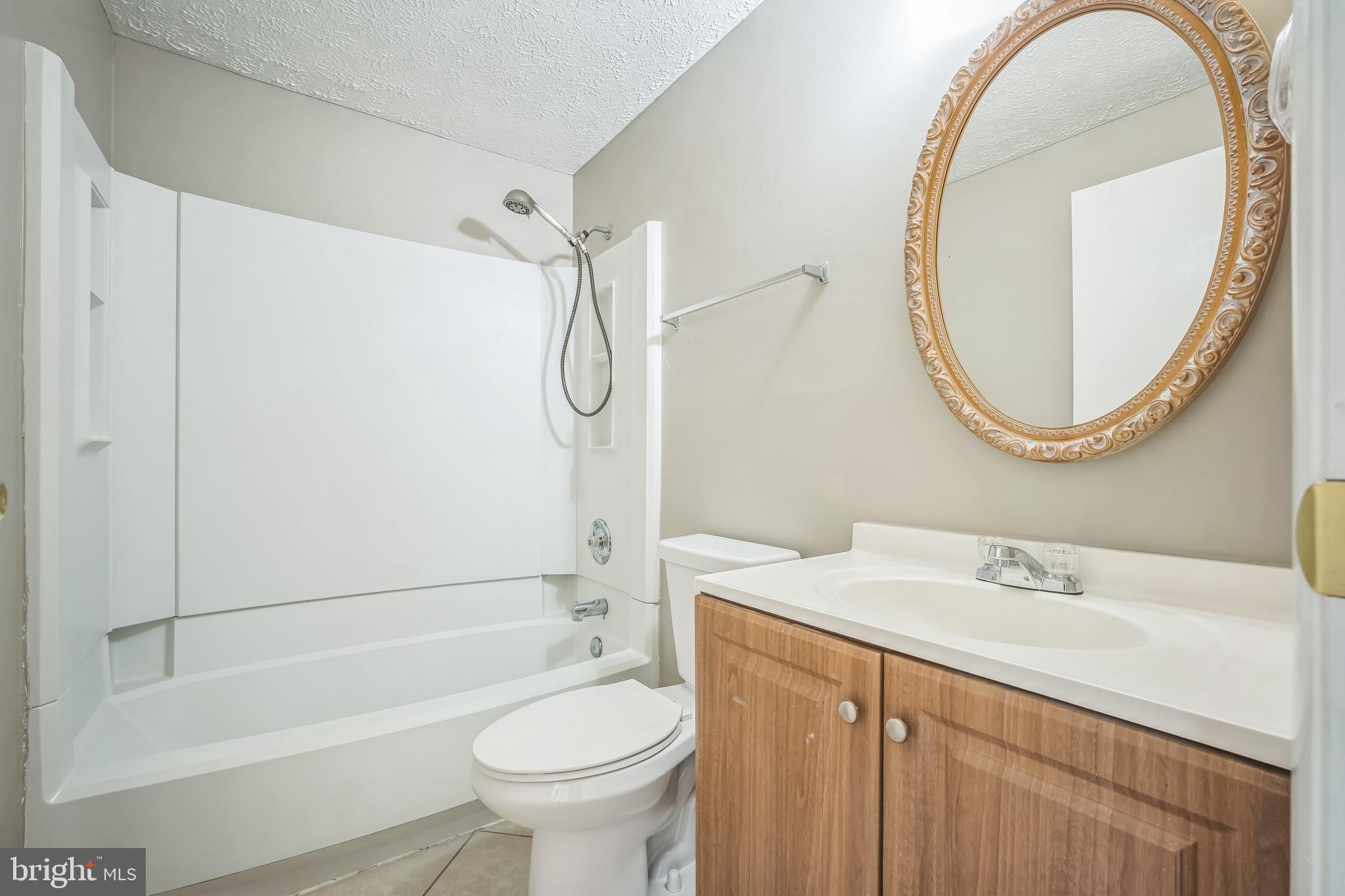 ROLLINGWOOD VILLAGE - Residential Lease