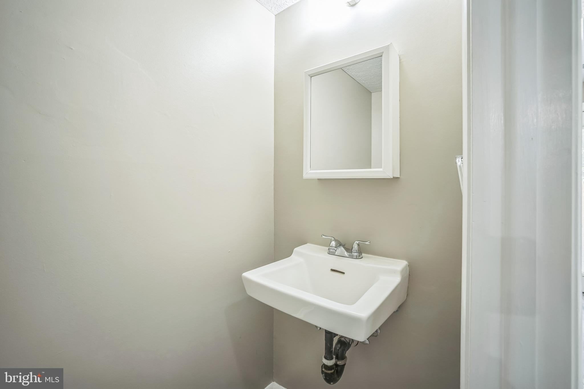 ROLLINGWOOD VILLAGE - Residential Lease