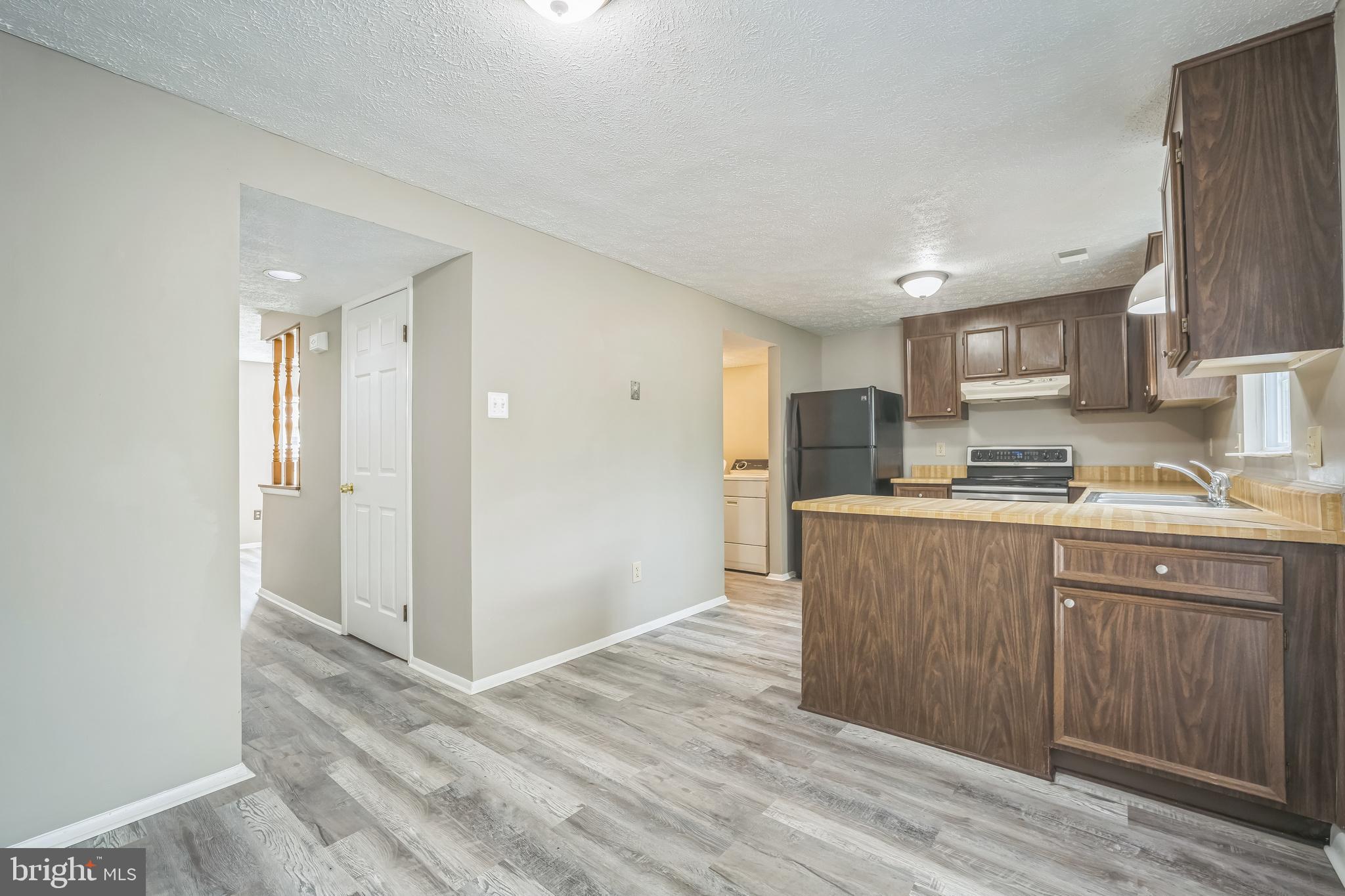 ROLLINGWOOD VILLAGE - Residential Lease