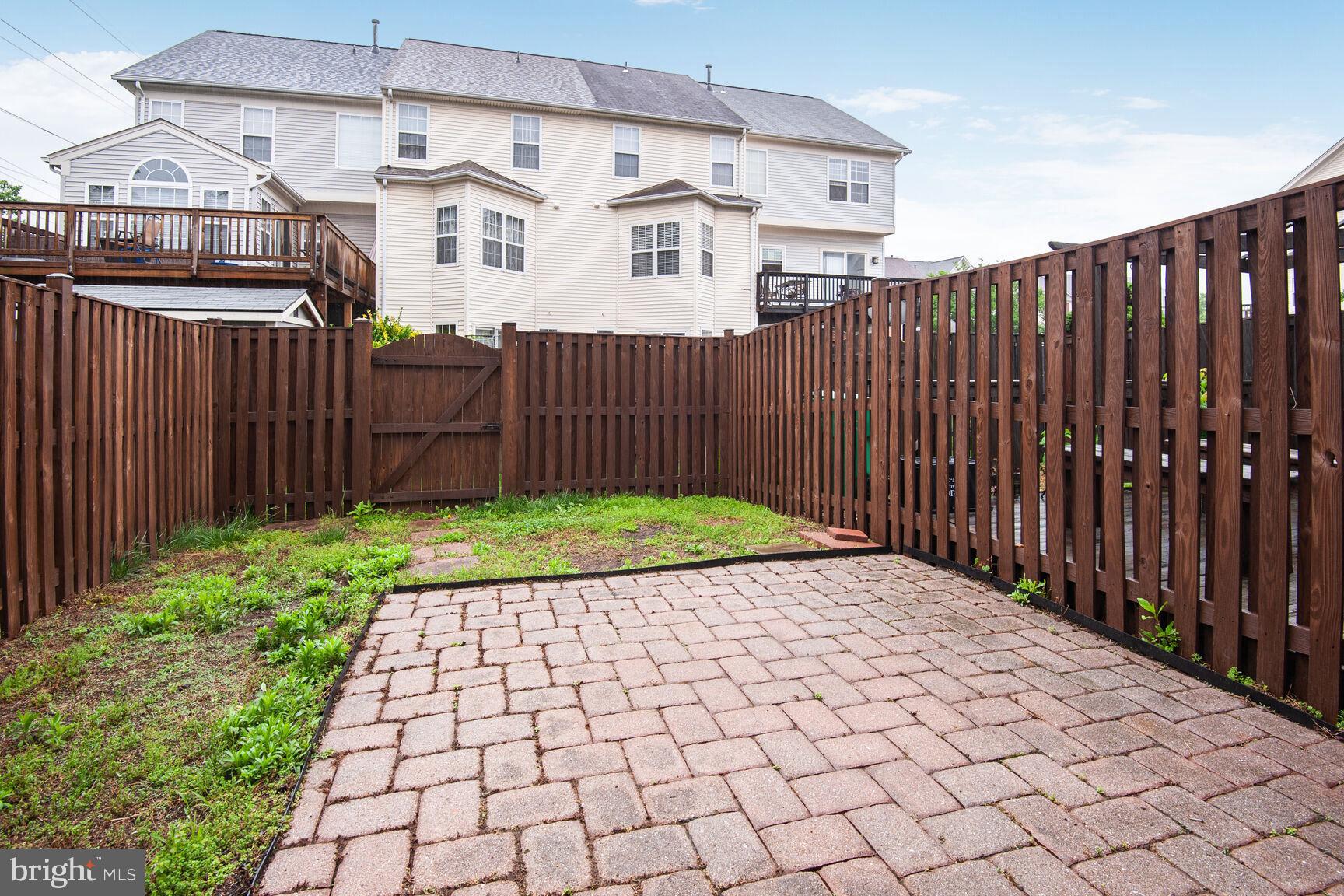 TRAILSIDE - Residential