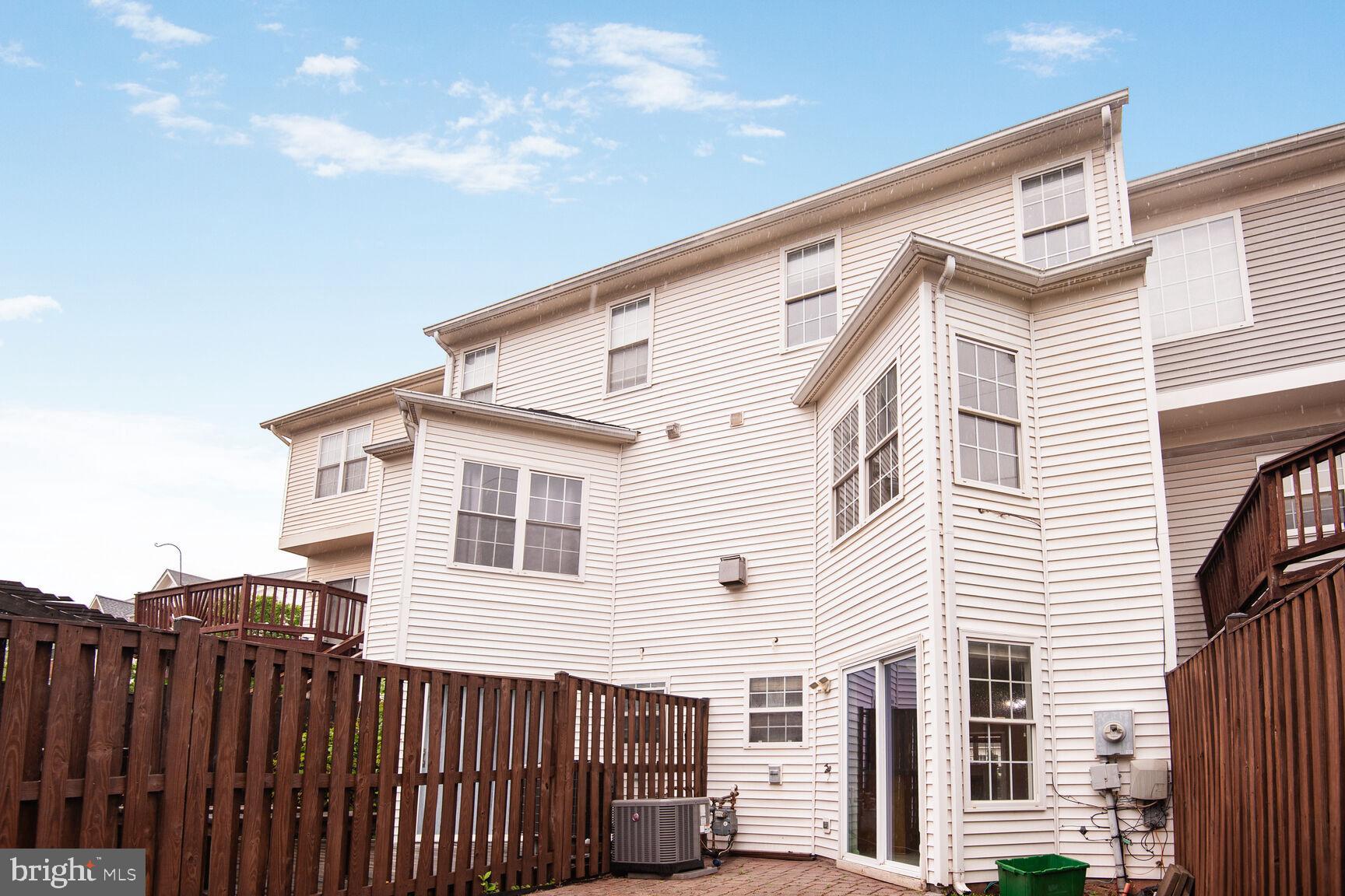 TRAILSIDE - Residential