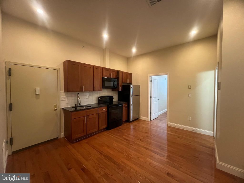 Photo of 4706 Chestnut Street #4B, PHILADELPHIA, PA 19139 (MLS # PAPH2567172)